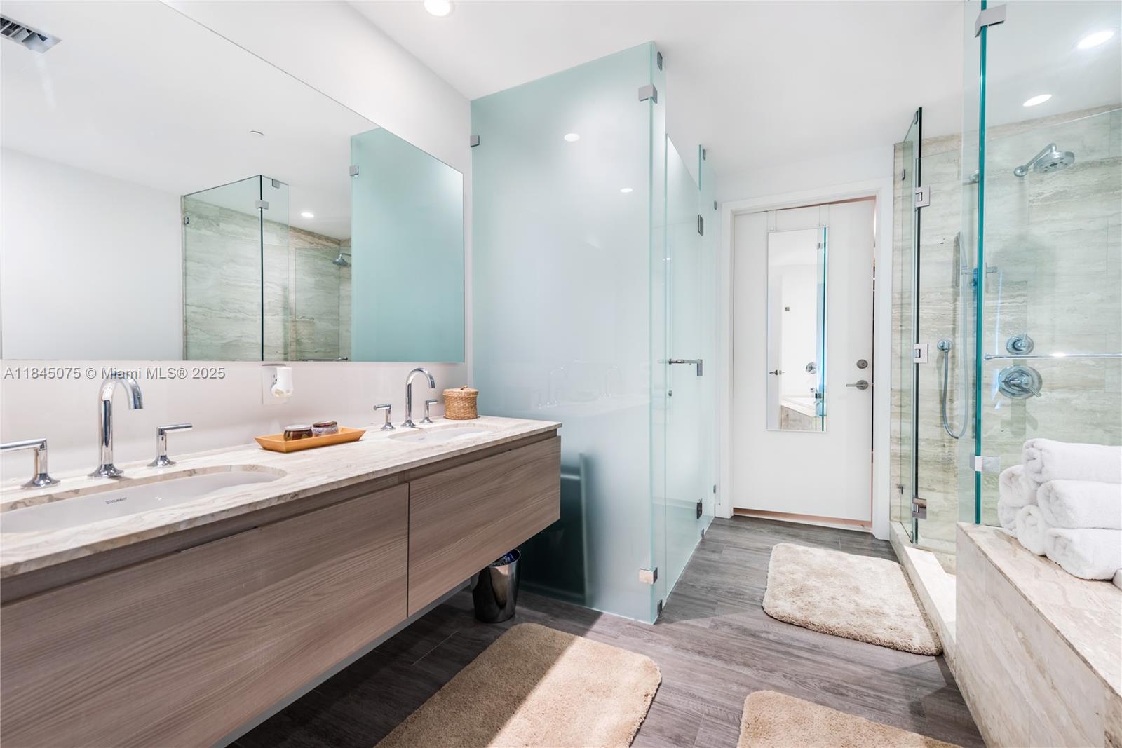 BISCAYNE BEACH CONDO - Residential Lease