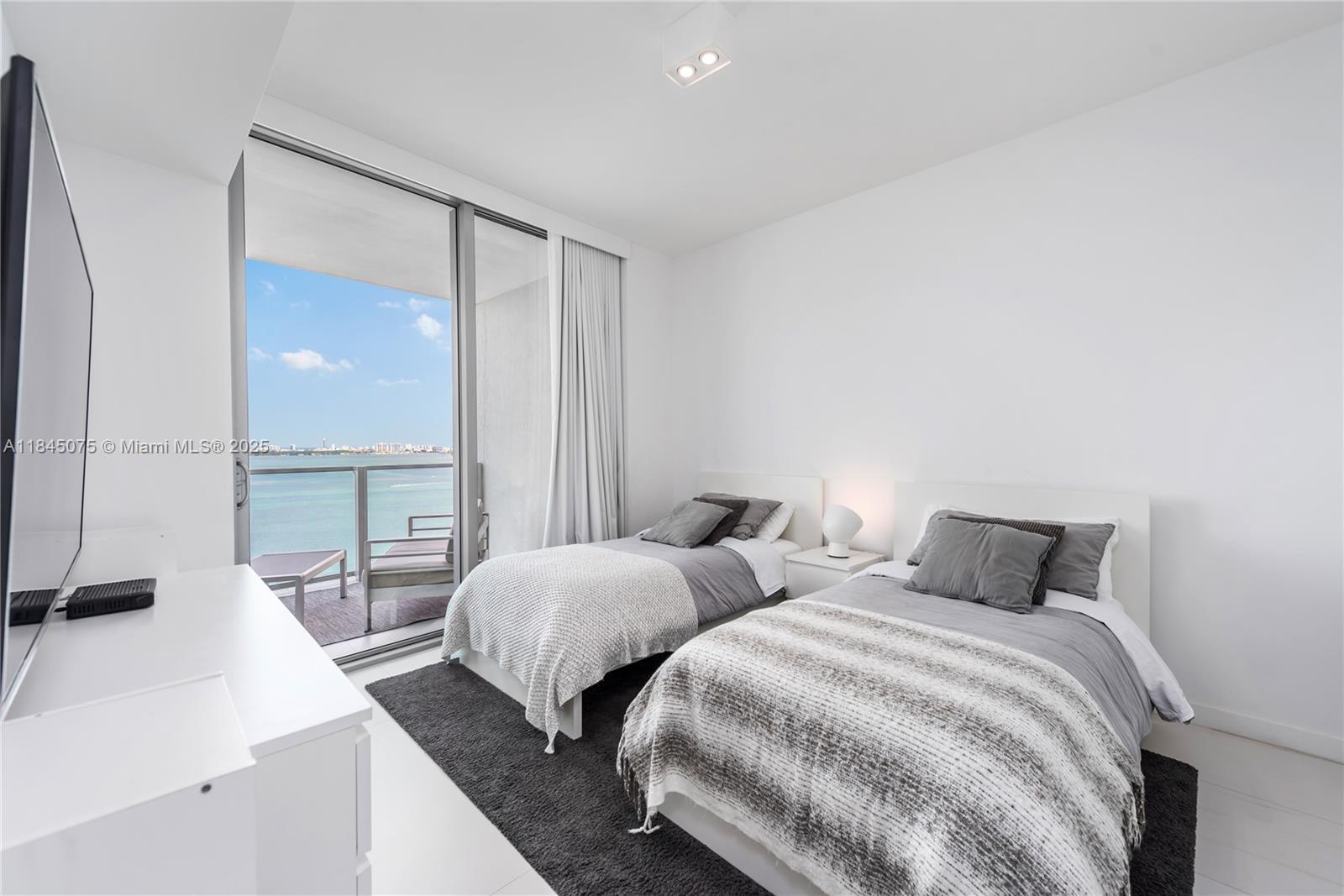 BISCAYNE BEACH CONDO - Residential Lease