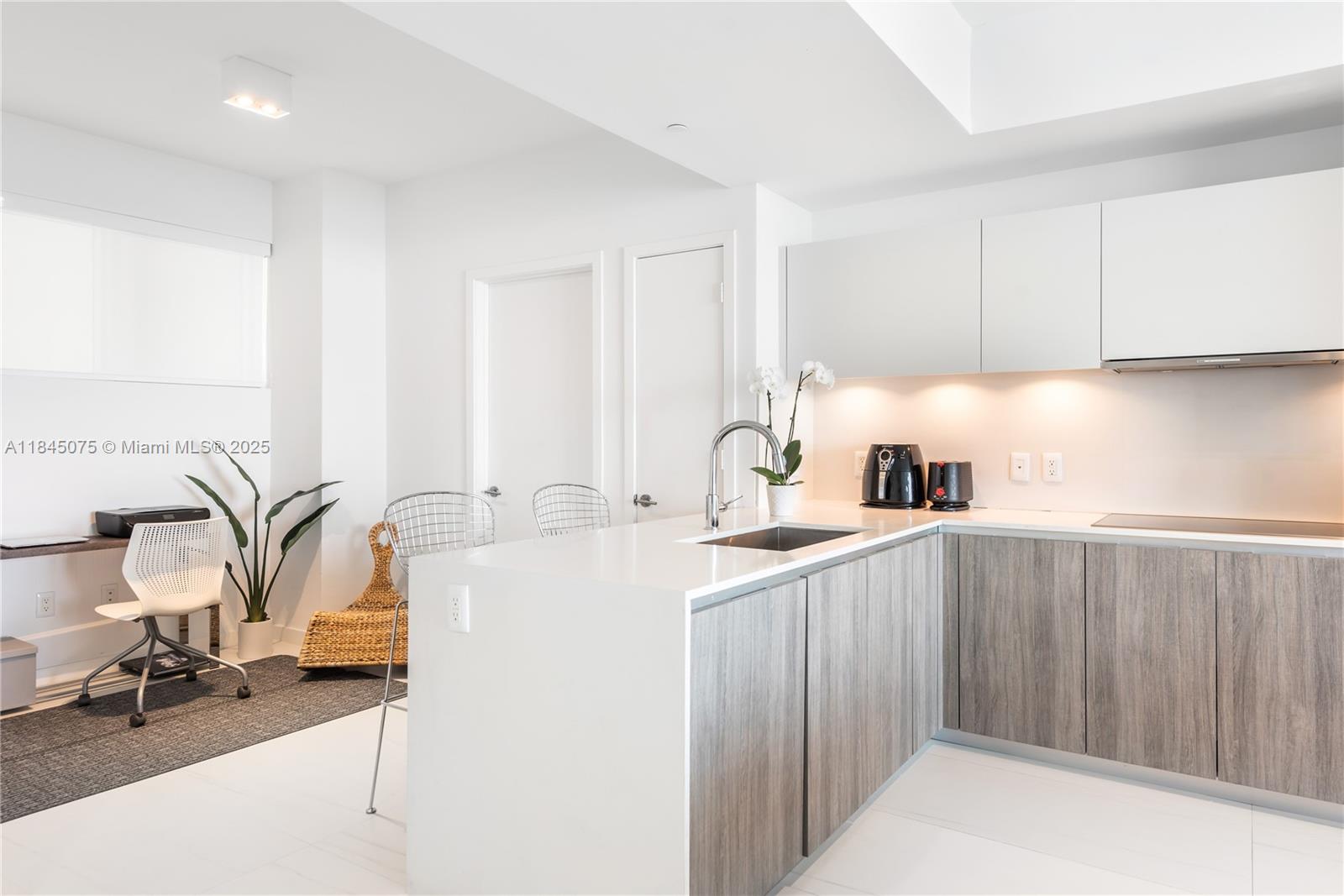 BISCAYNE BEACH CONDO - Residential Lease