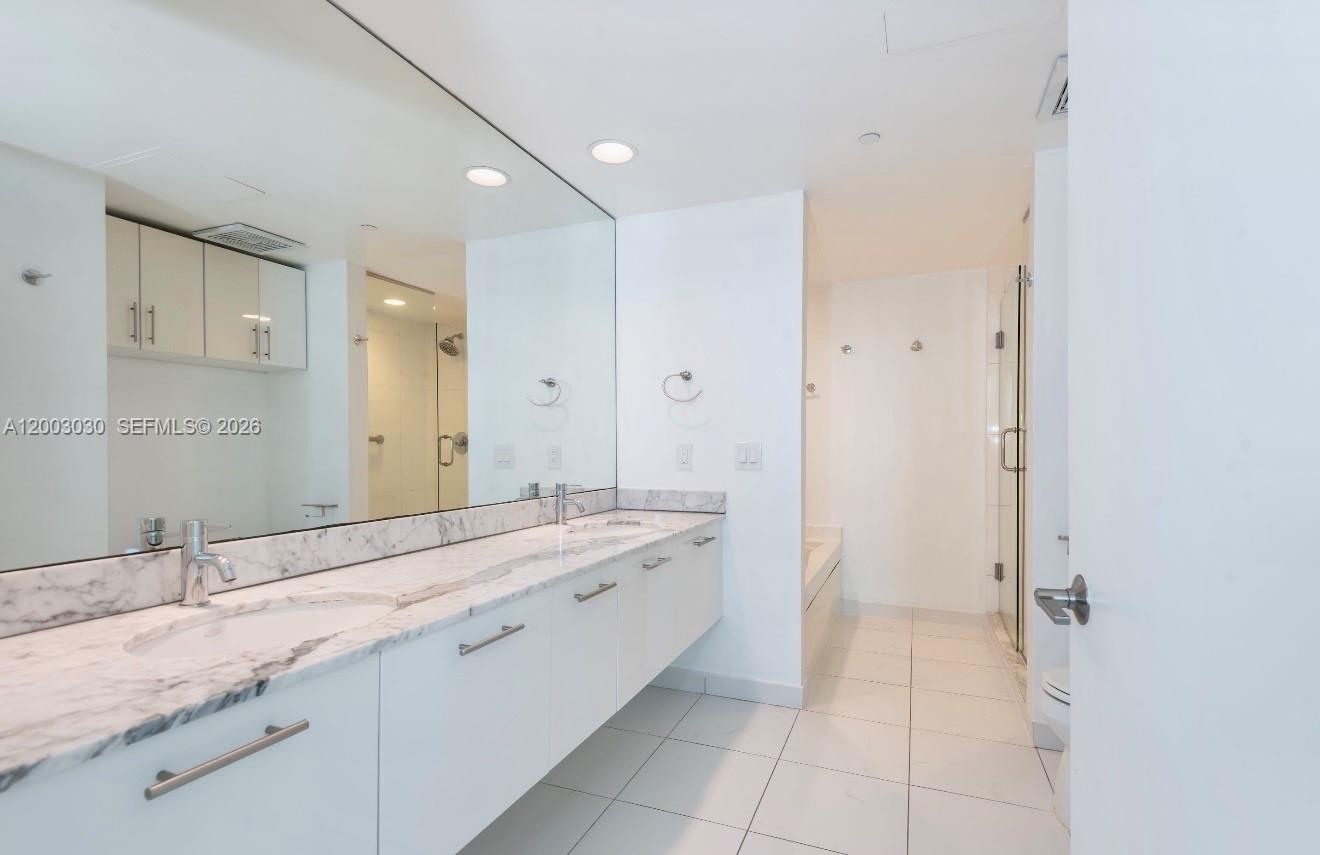 500 BRICKELL WEST CONDO - Residential Lease