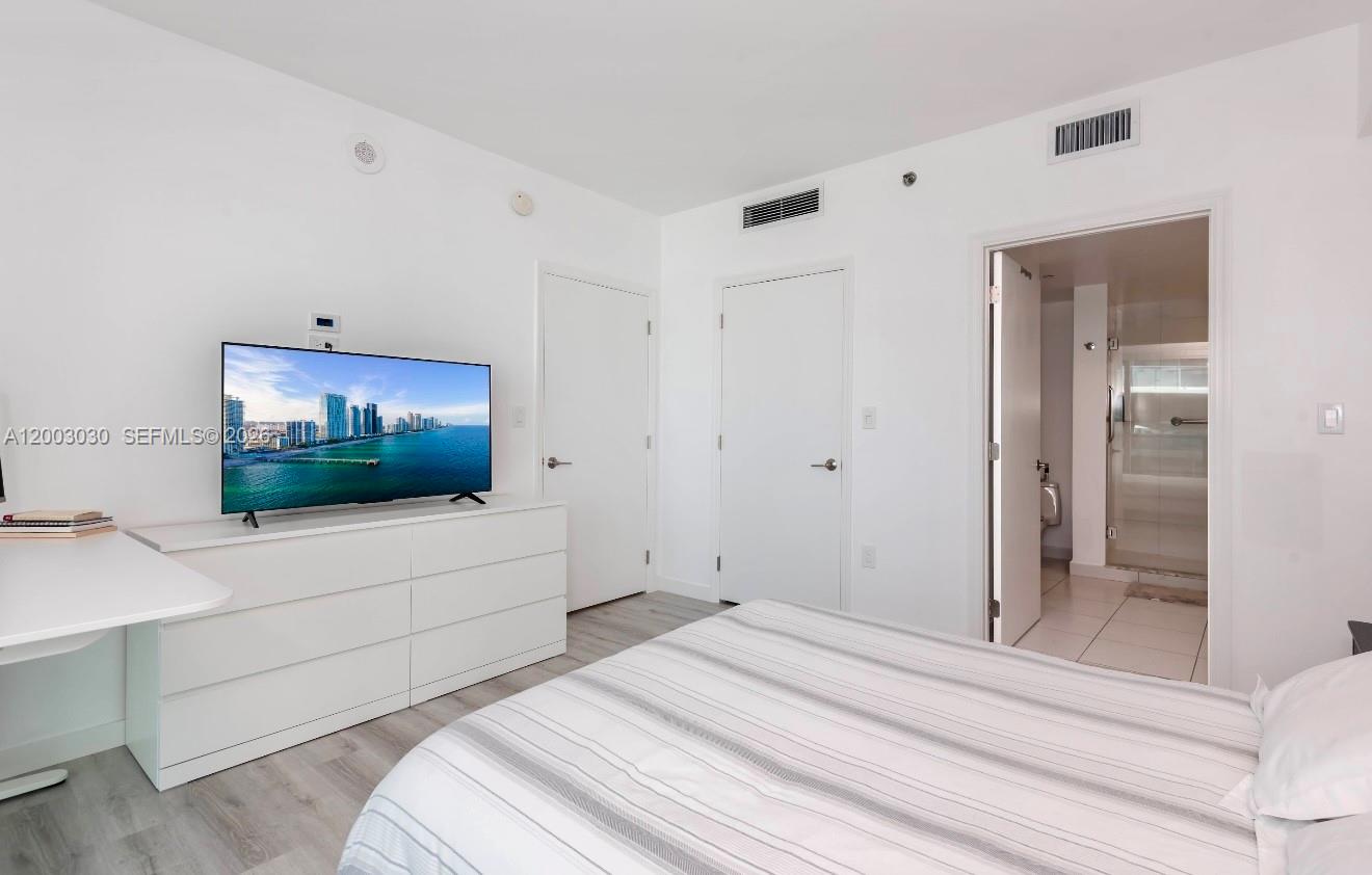 500 BRICKELL WEST CONDO - Residential Lease
