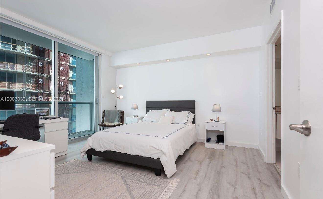 500 BRICKELL WEST CONDO - Residential Lease