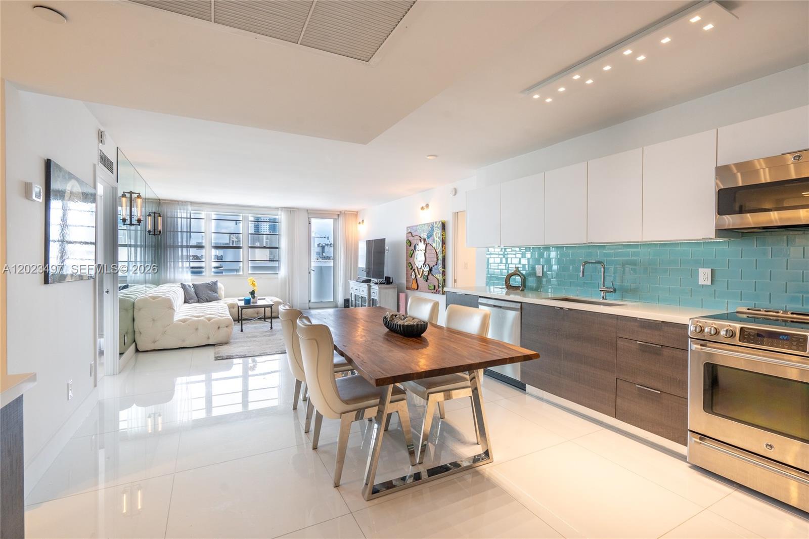 100 Lincoln Rd 1523