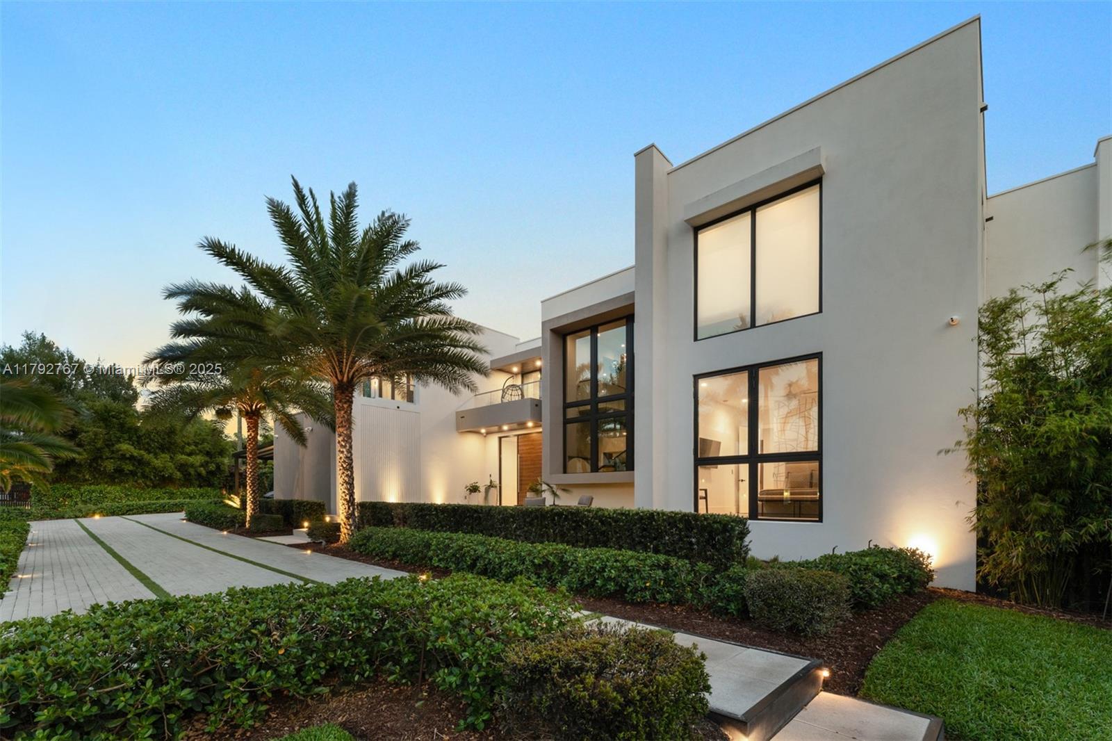 OLD CUTLER POINT - Residential