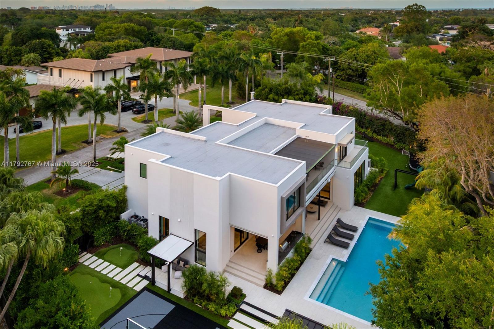 OLD CUTLER POINT - Residential