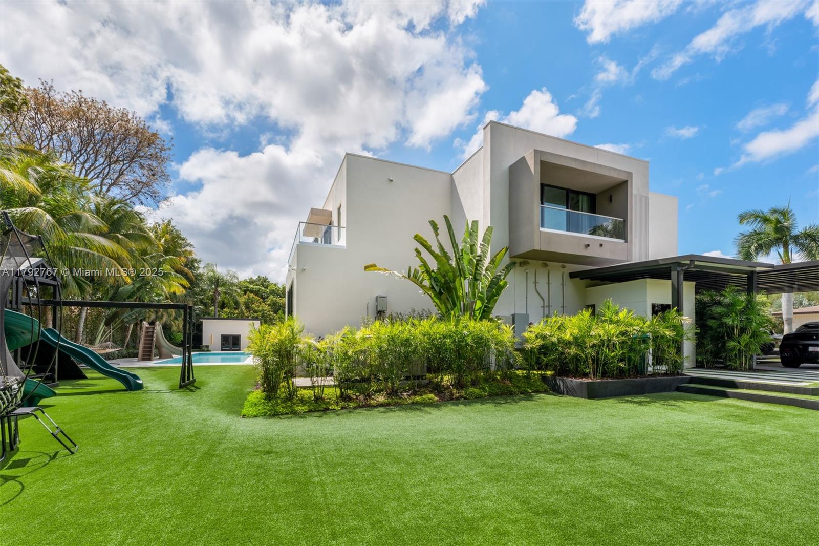 OLD CUTLER POINT - Residential