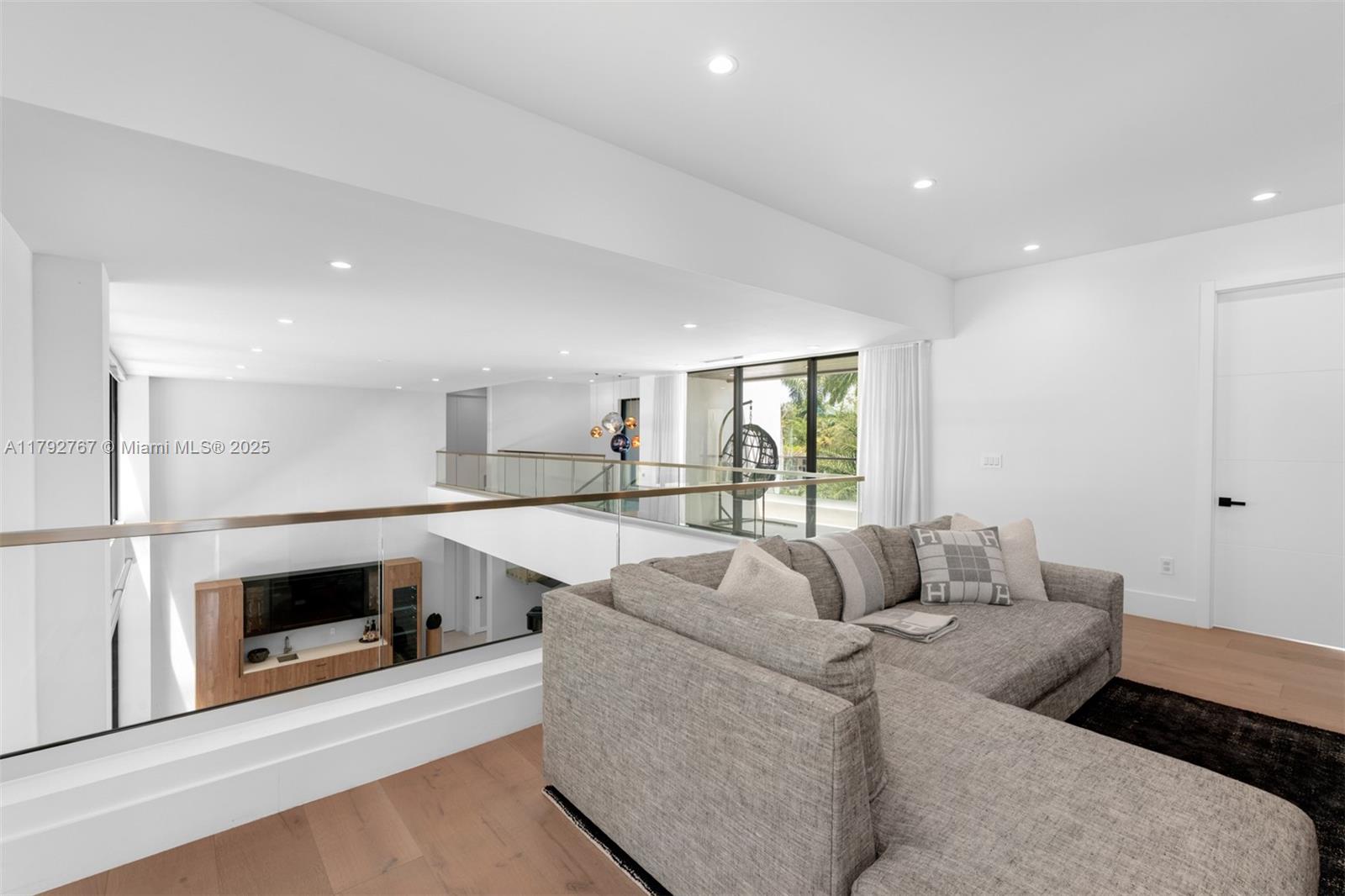 OLD CUTLER POINT - Residential