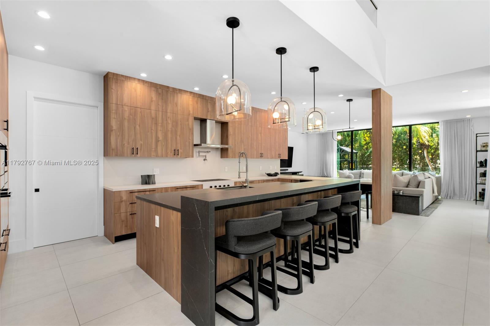 OLD CUTLER POINT - Residential