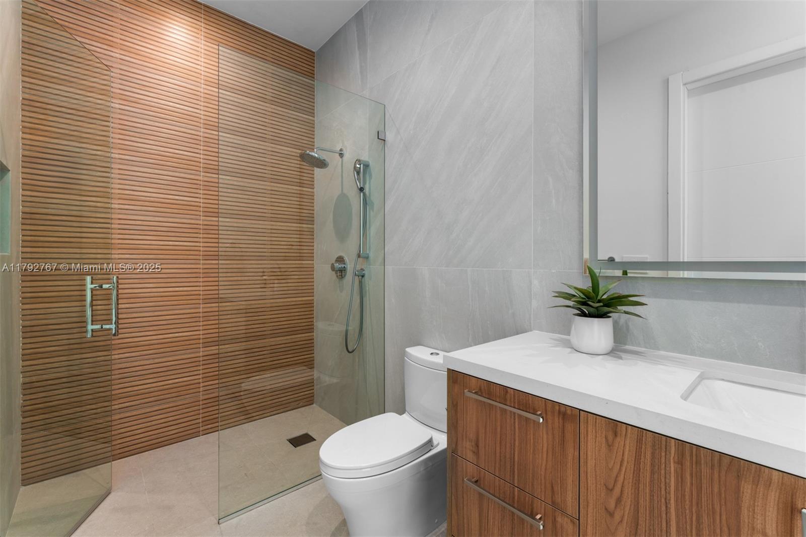 OLD CUTLER POINT - Residential