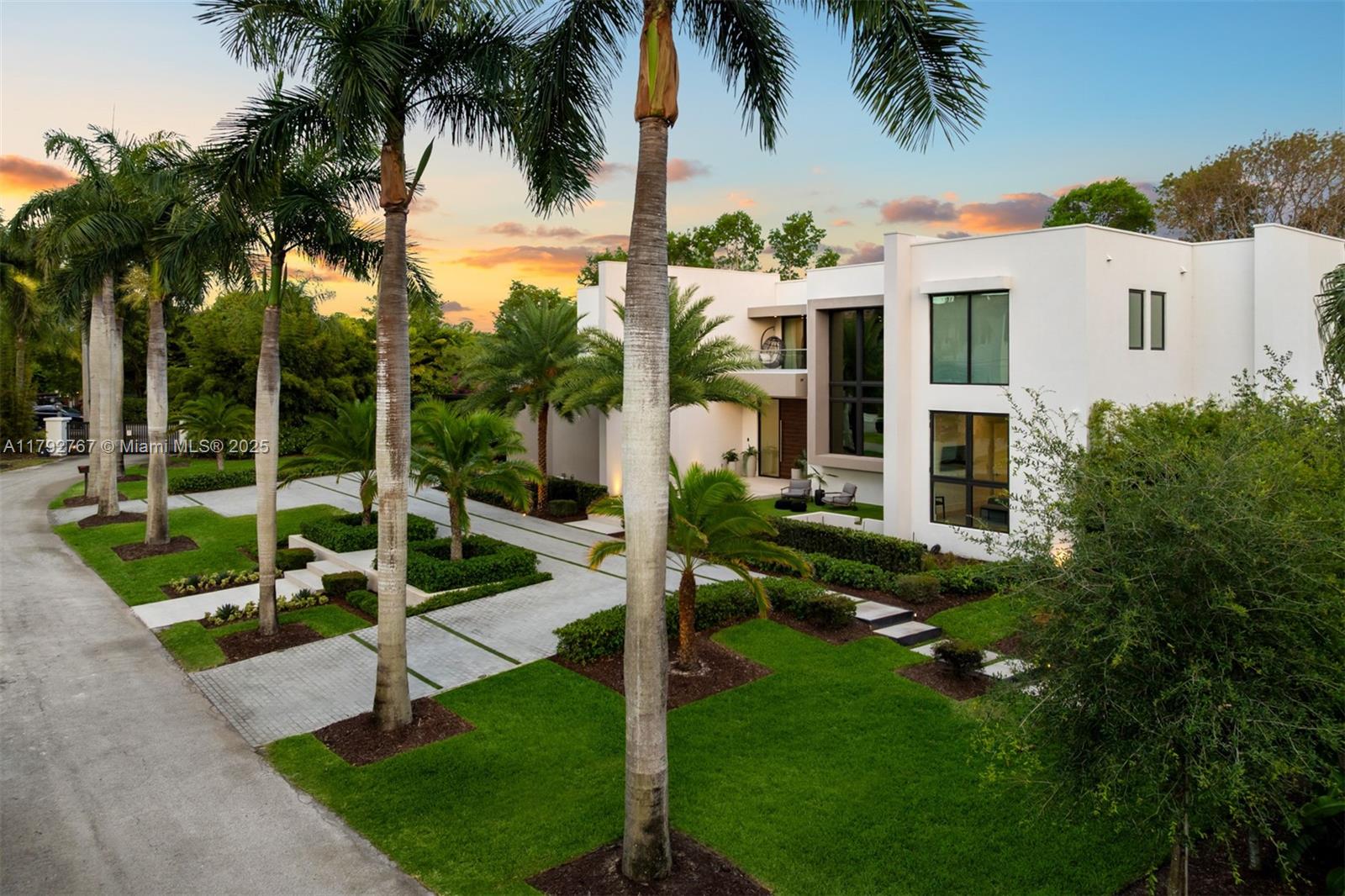 OLD CUTLER POINT - Residential