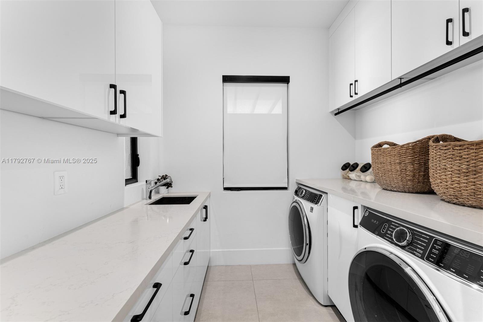 OLD CUTLER POINT - Residential