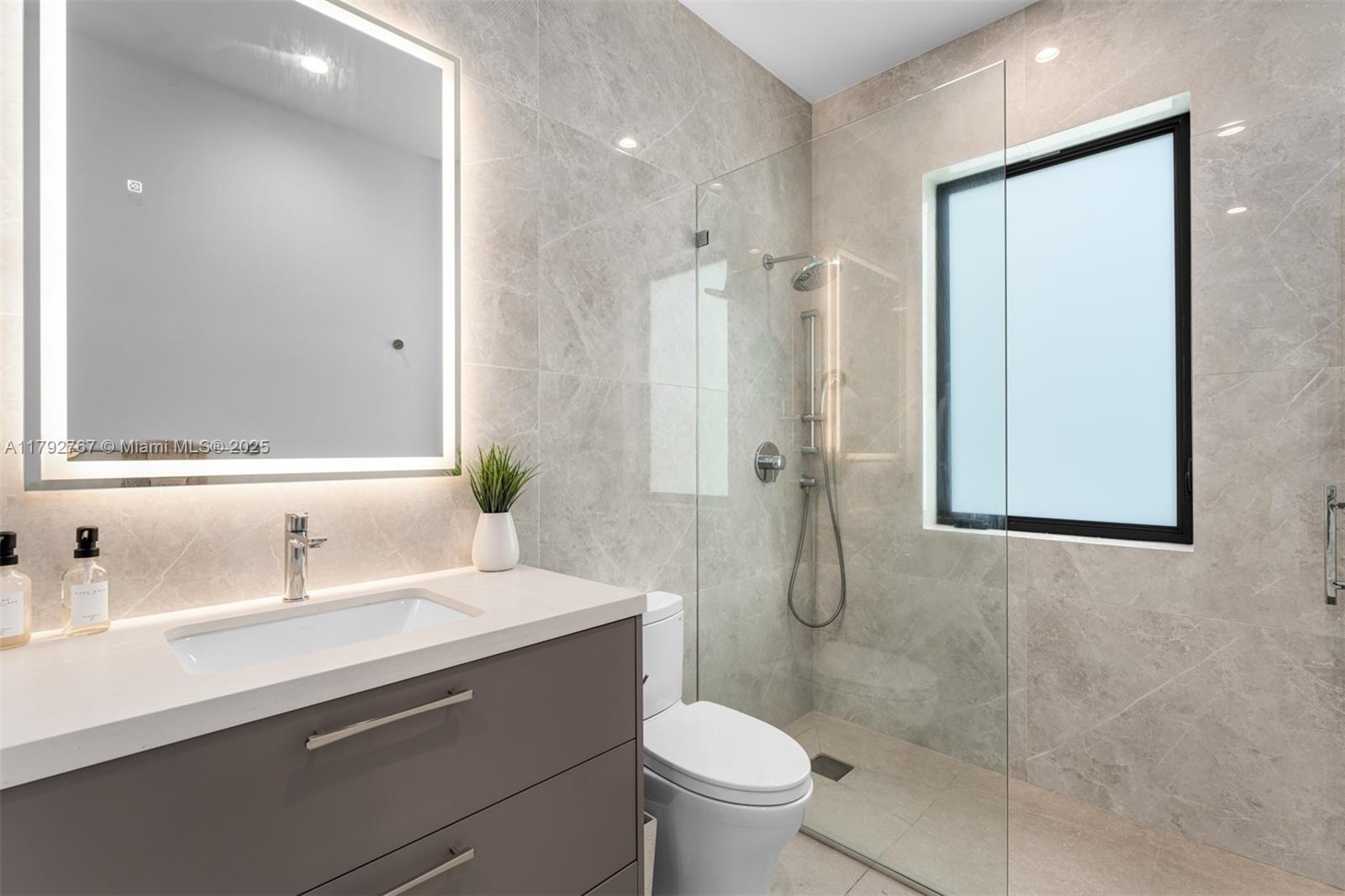 OLD CUTLER POINT - Residential