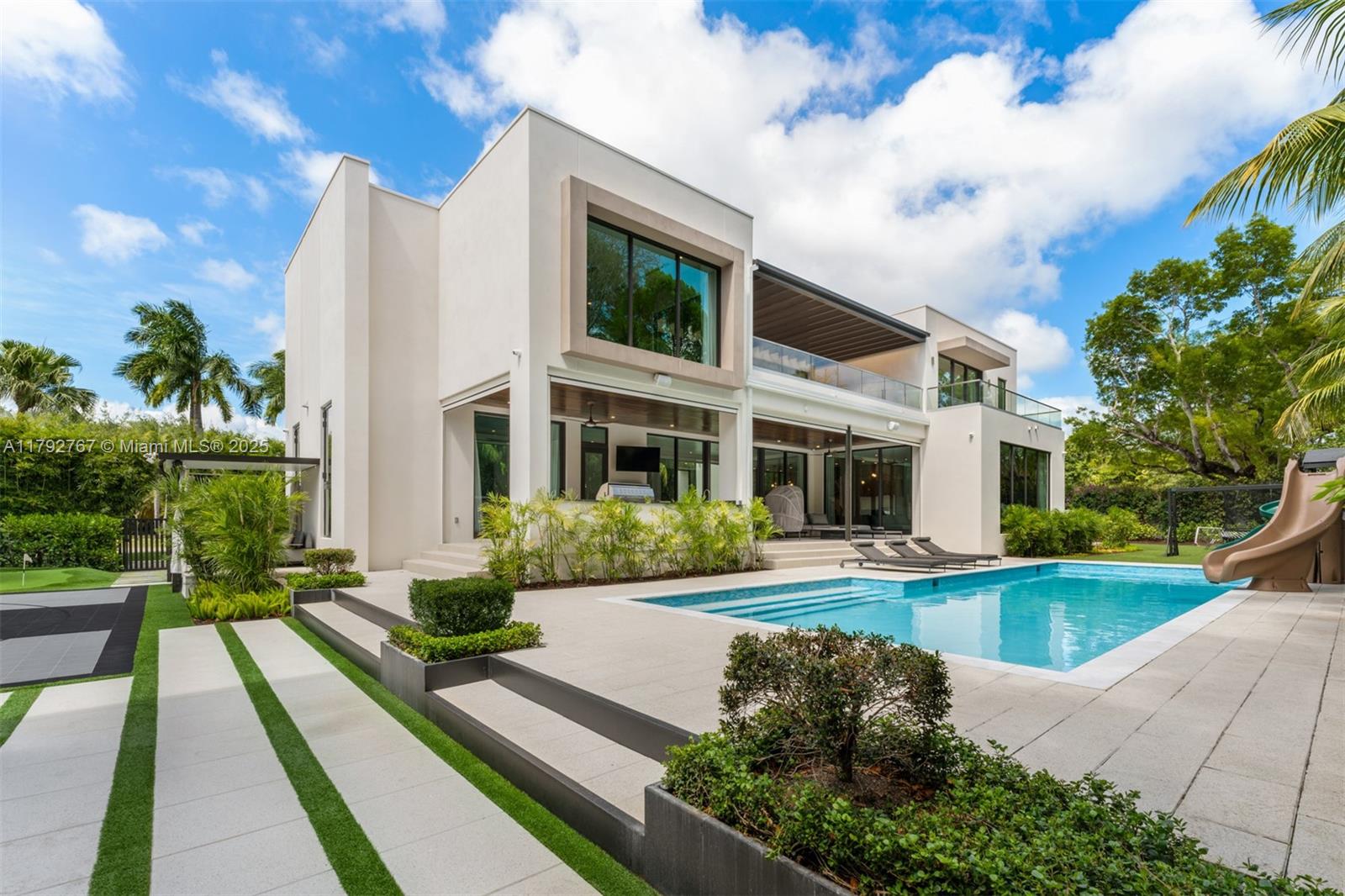 OLD CUTLER POINT - Residential