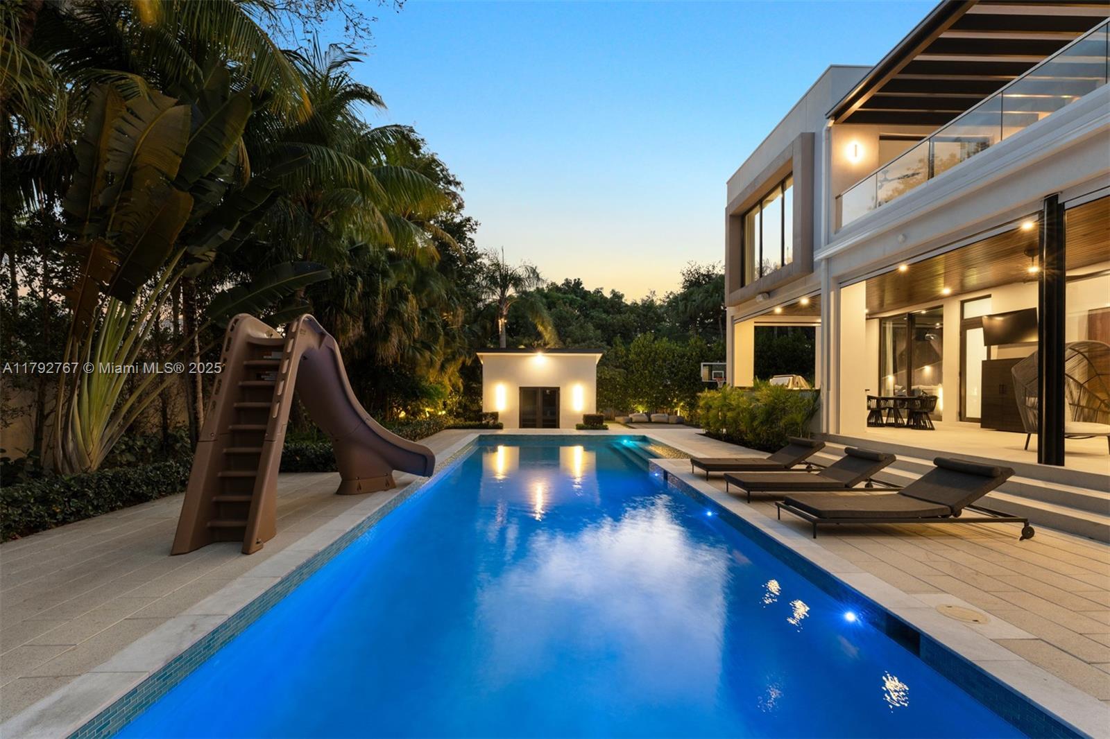 OLD CUTLER POINT - Residential