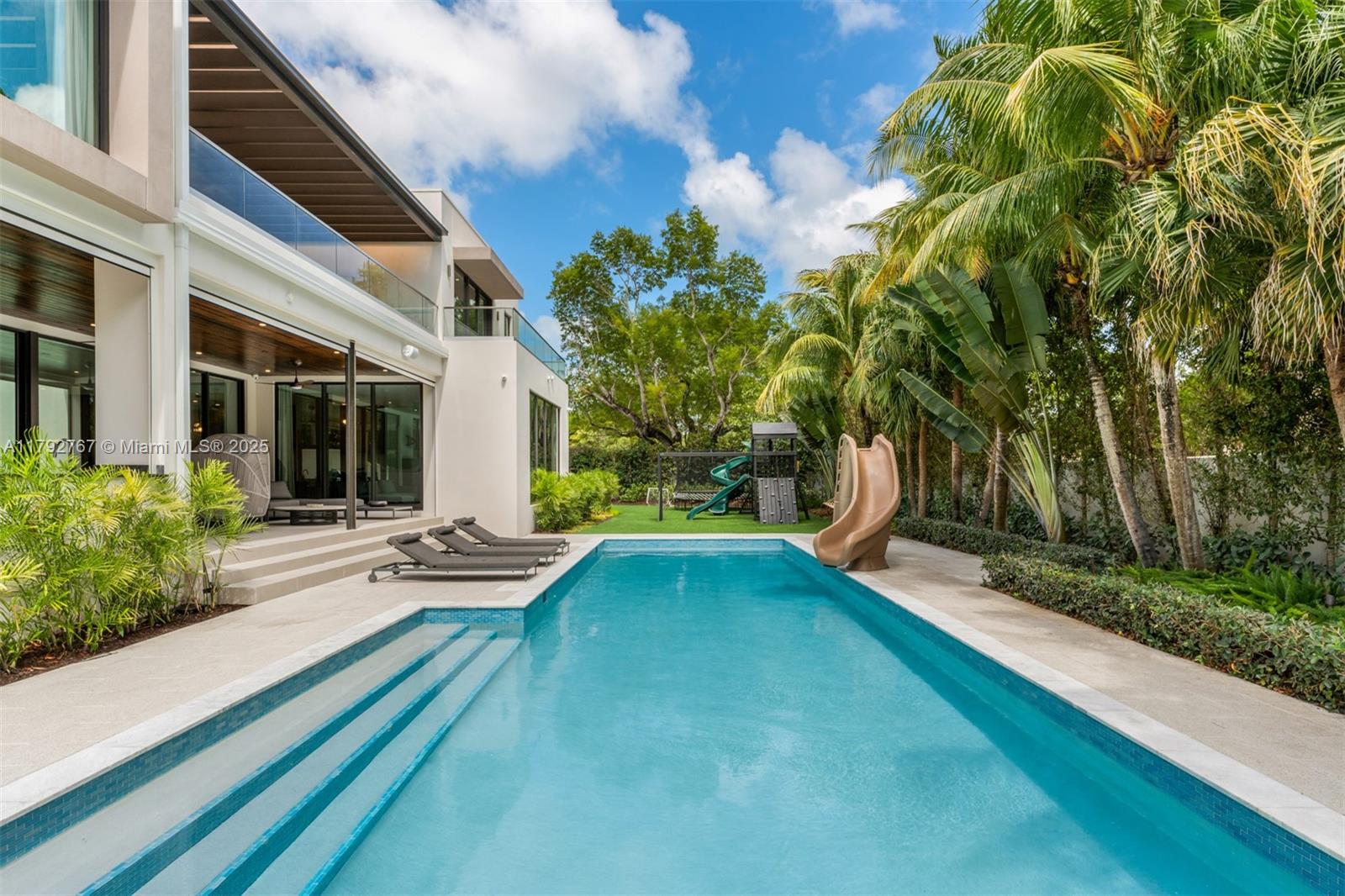 OLD CUTLER POINT - Residential