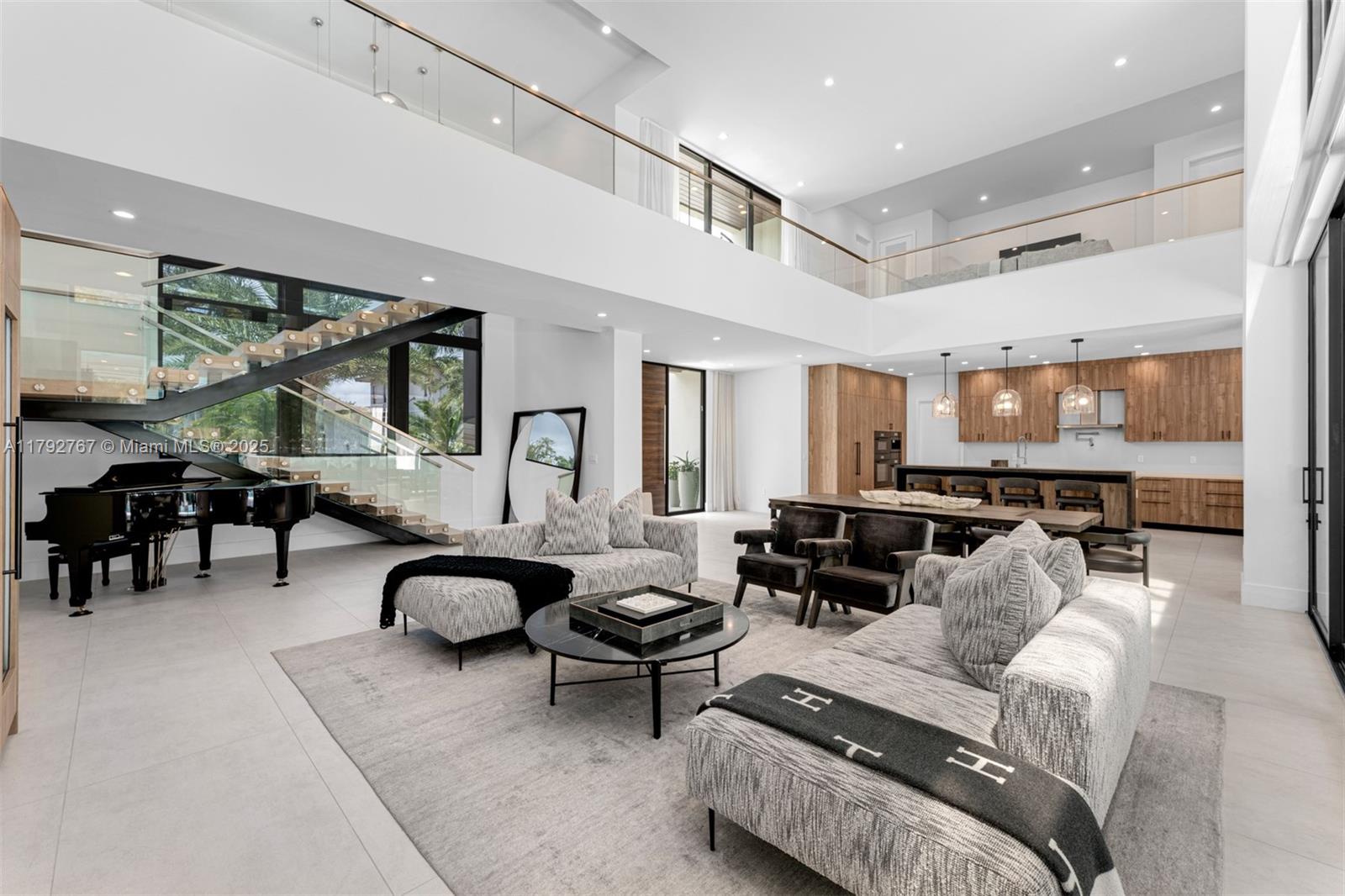 OLD CUTLER POINT - Residential