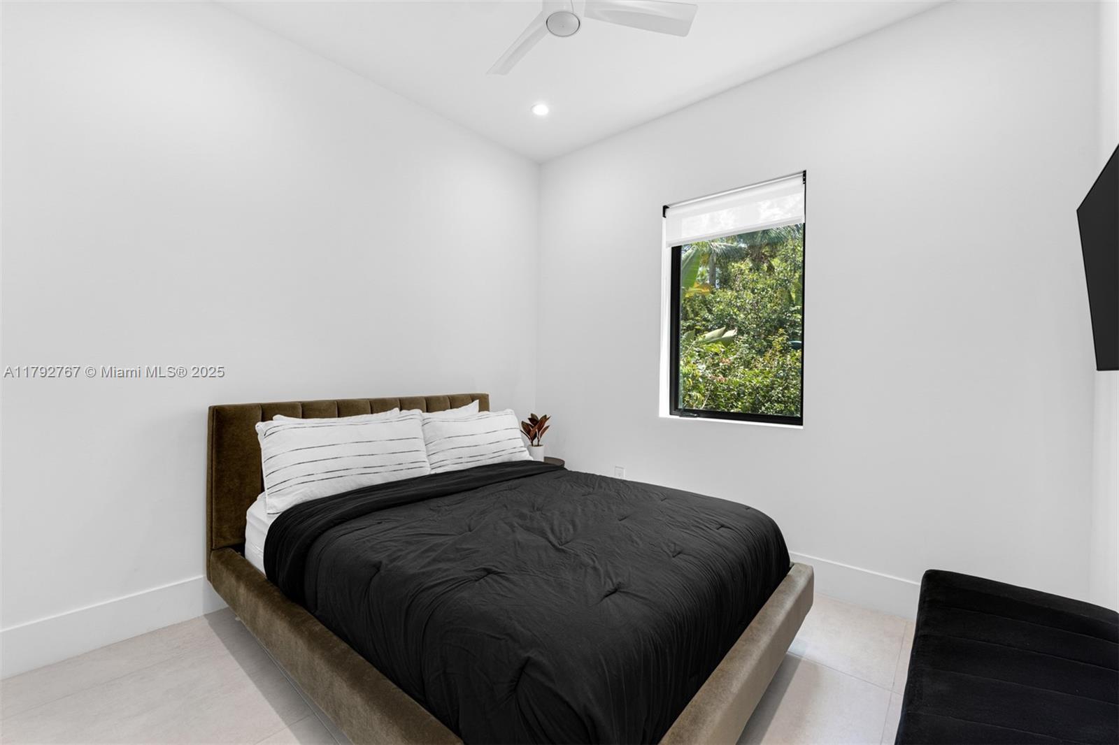 OLD CUTLER POINT - Residential