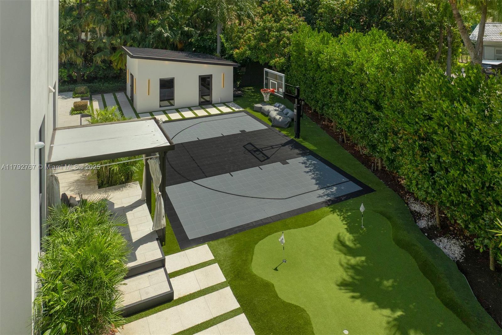 OLD CUTLER POINT - Residential