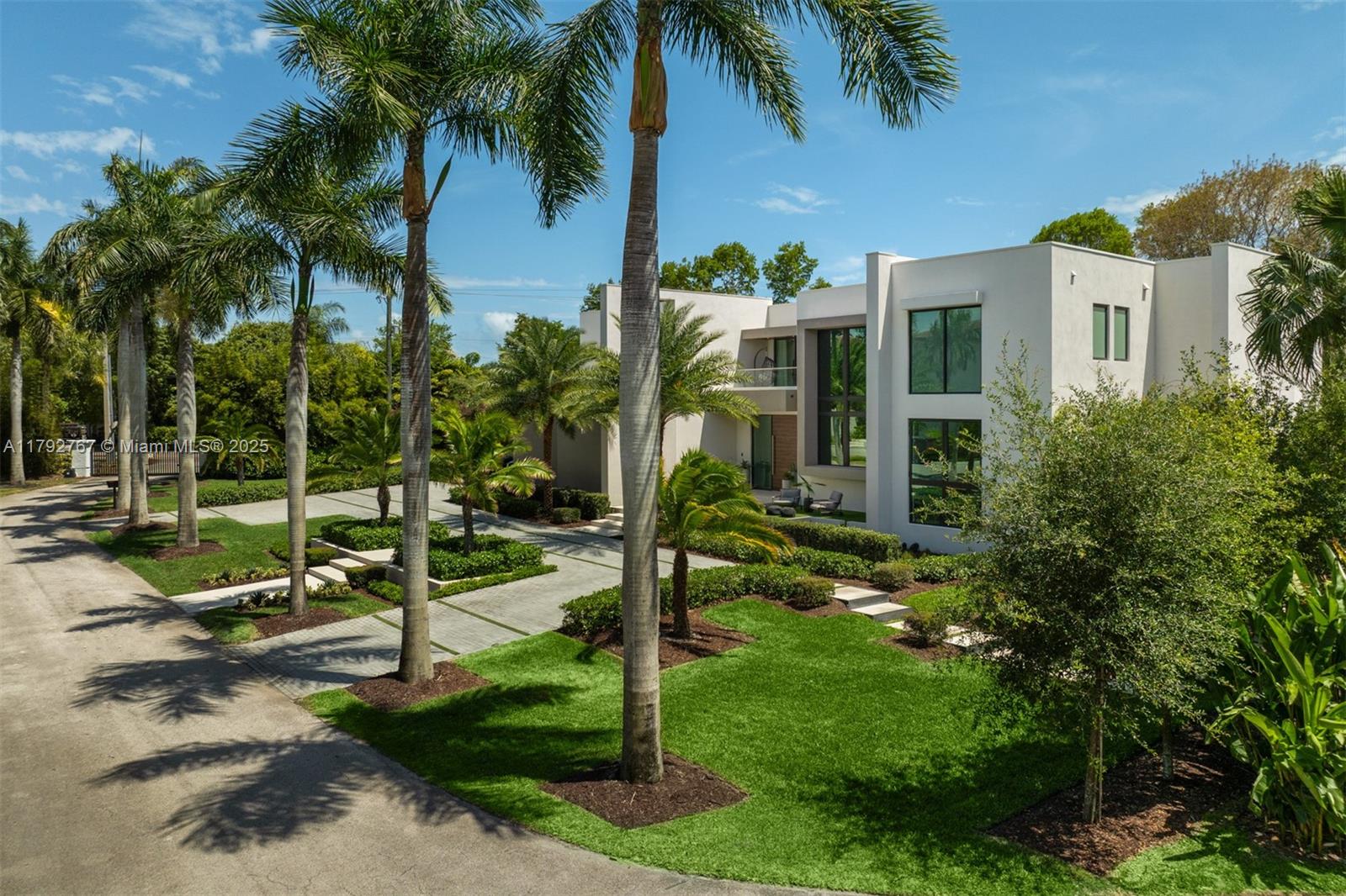 OLD CUTLER POINT - Residential