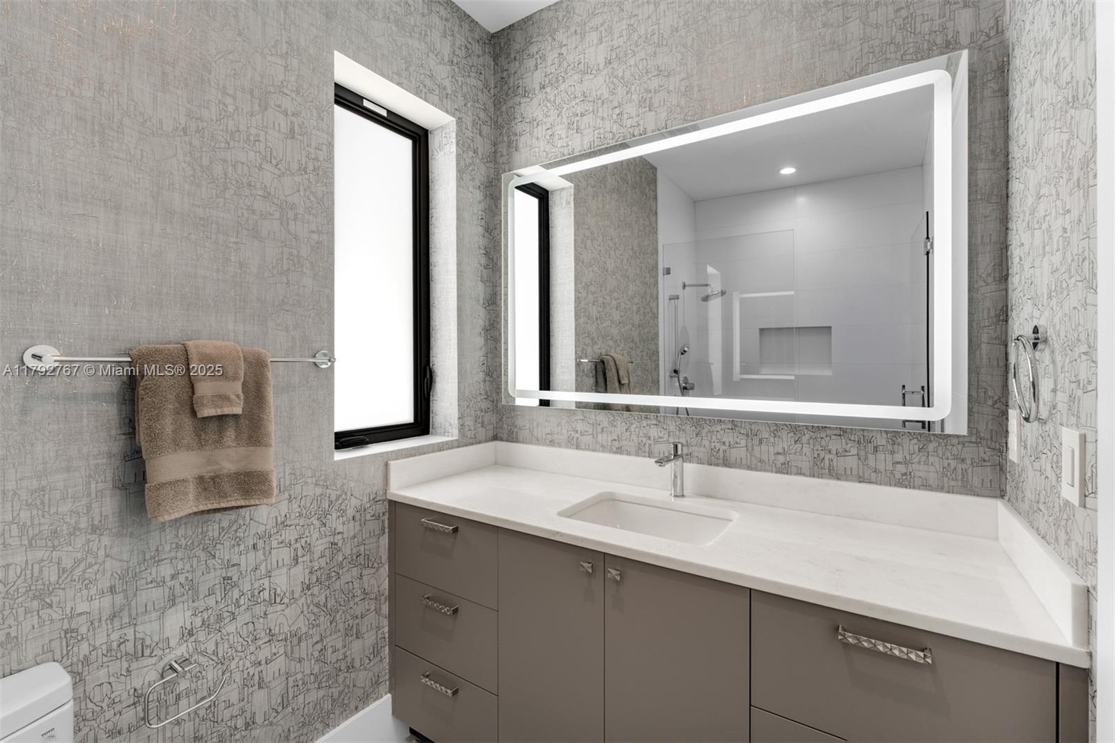 OLD CUTLER POINT - Residential