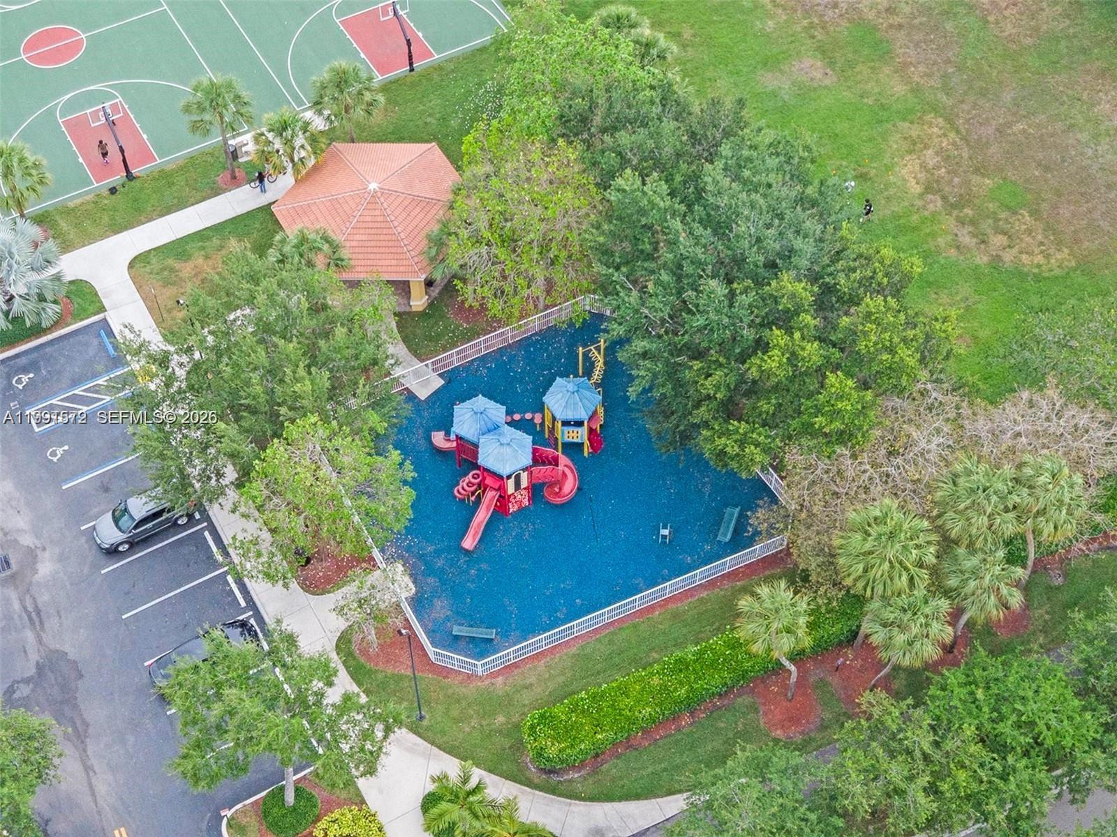 BANYAN BAY CONDO - Residential