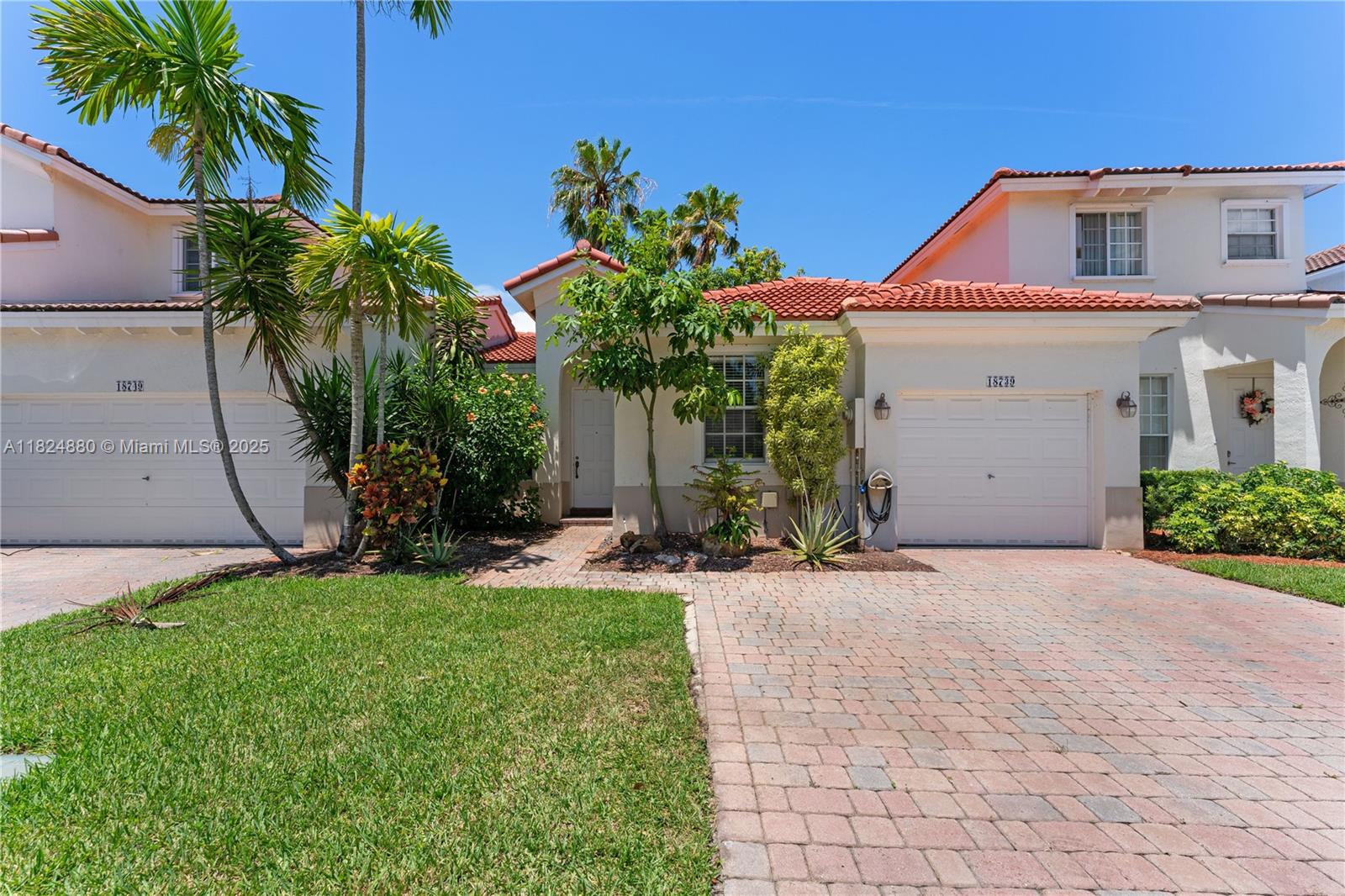 Amazing unit located at Grand Key NEW ROOF, High ceiling and much more!