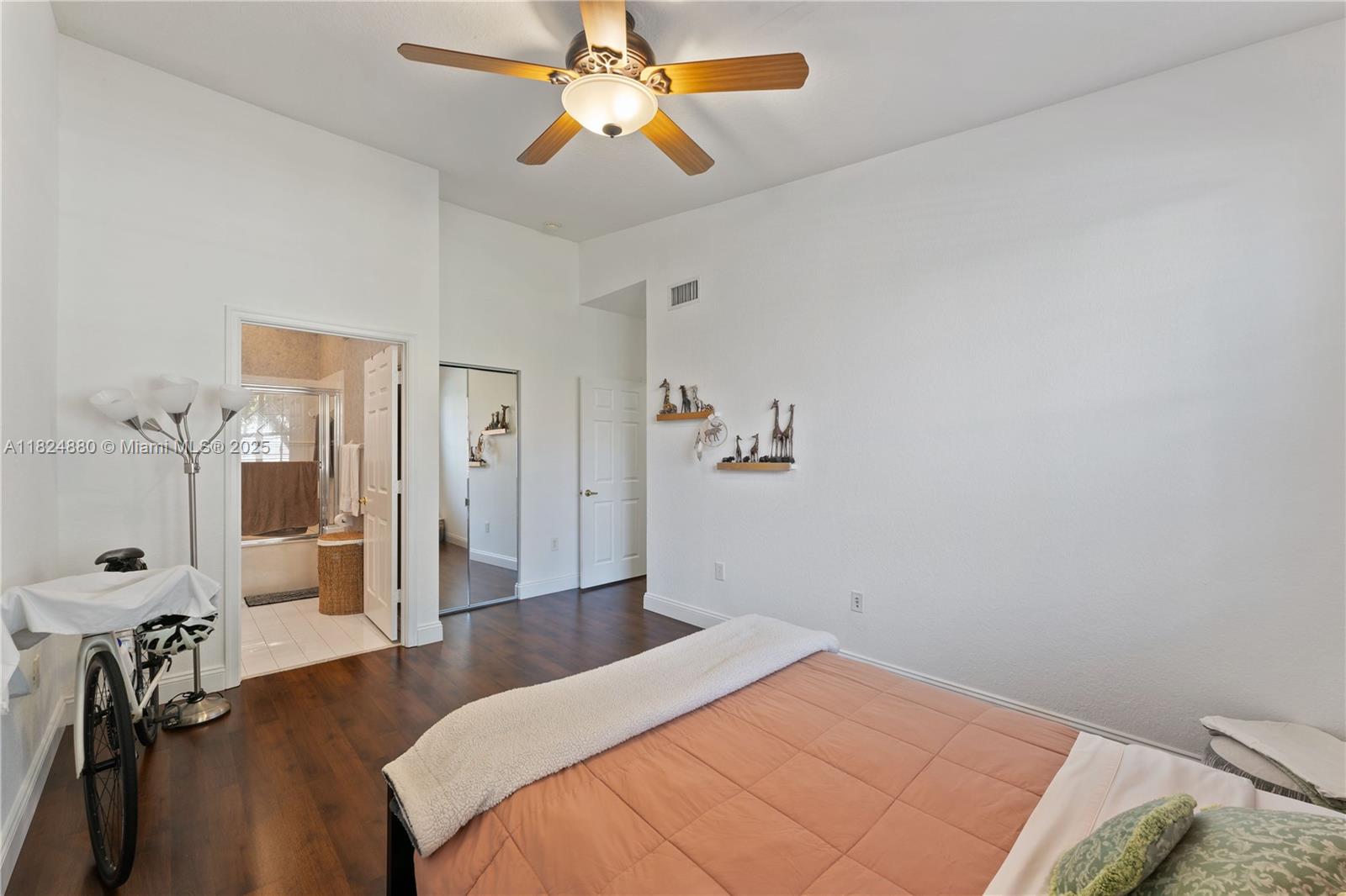 Grand Key AT SUNSET LAKES - Residential