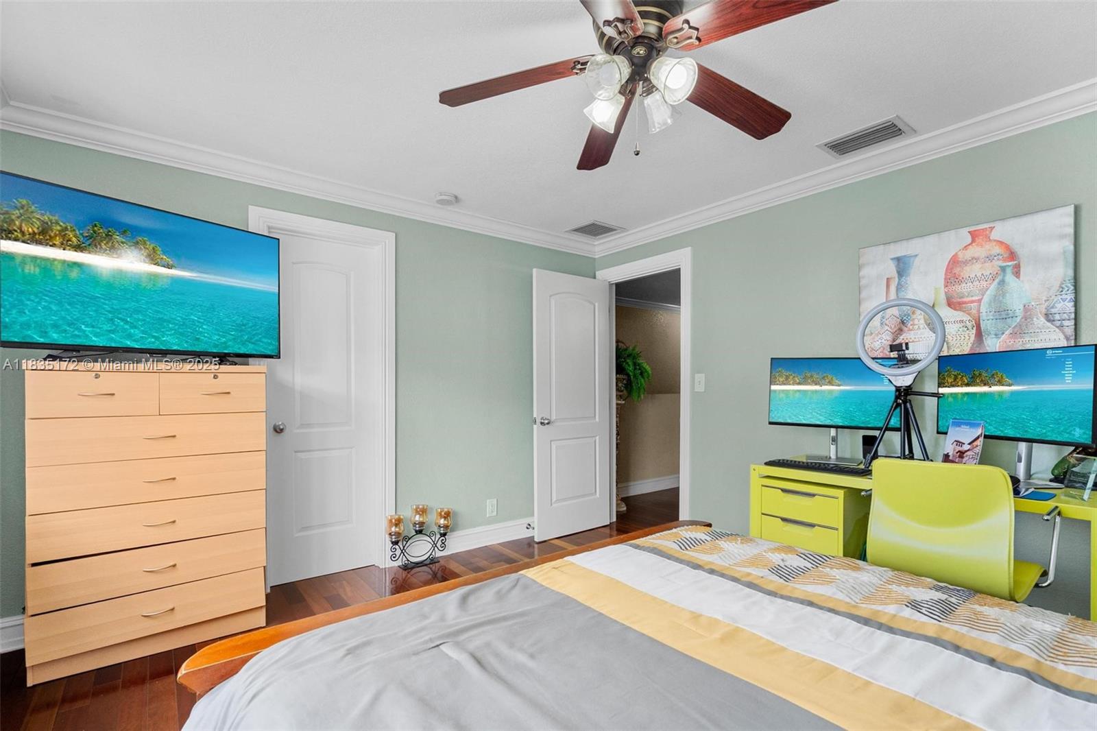 ISLA MERITA CONDOMINIUM I - Residential