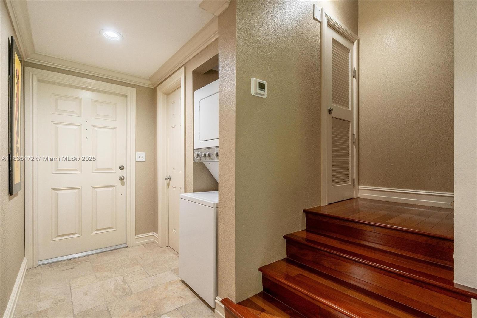 ISLA MERITA CONDOMINIUM I - Residential