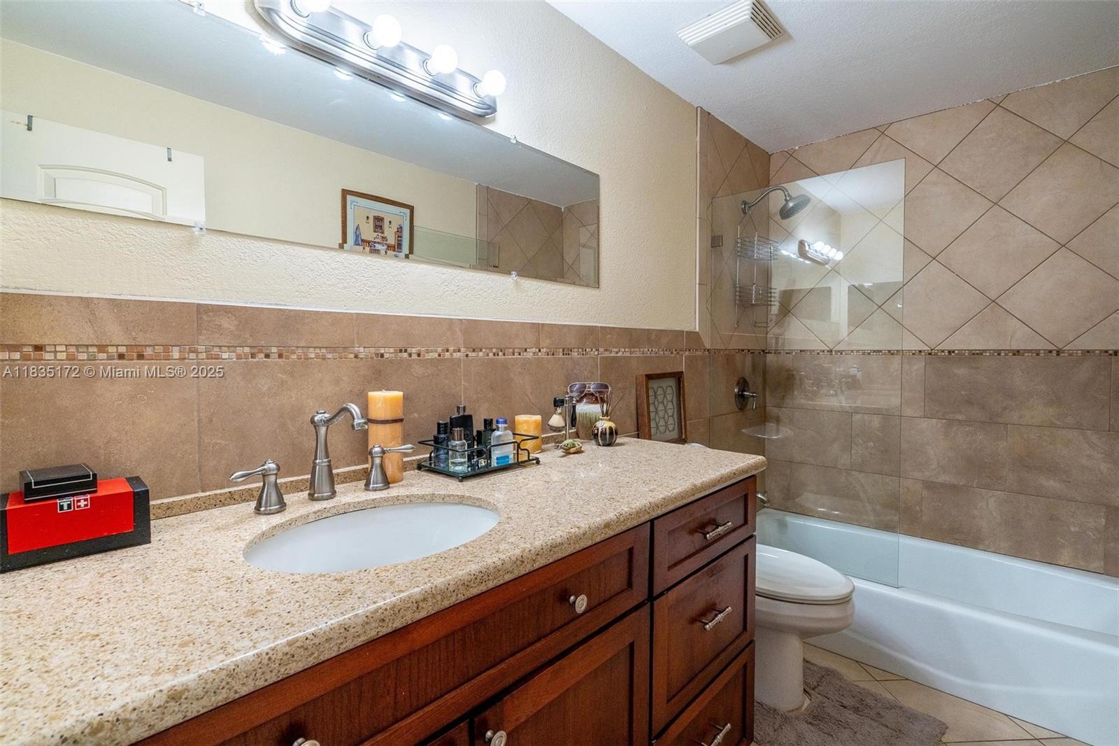 ISLA MERITA CONDOMINIUM I - Residential