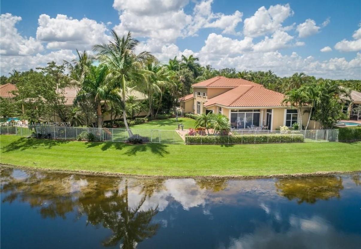 Rental Property at 2454 Bay Isle Ct 2454, Weston, Broward County, Florida - Bedrooms: 4 
Bathrooms: 3  - $7,950 MO.