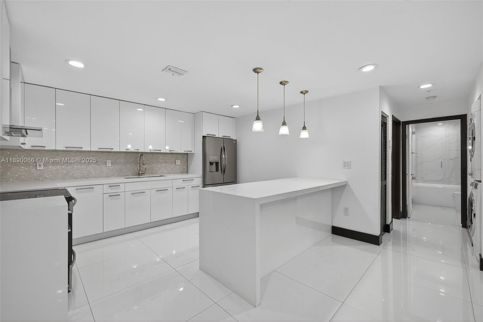 8851 NW 119th St 2207-2