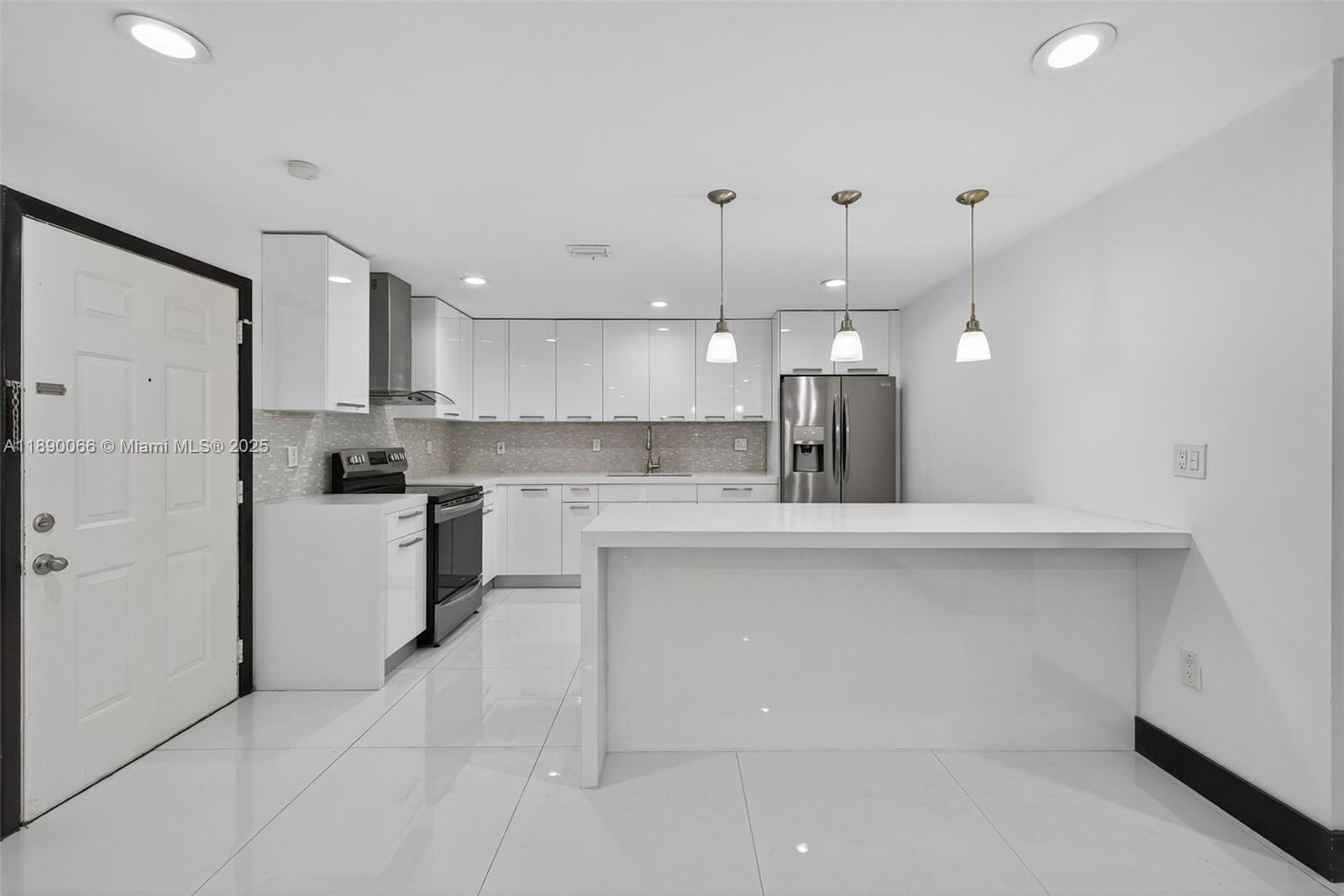 8851 NW 119th St 2207-2