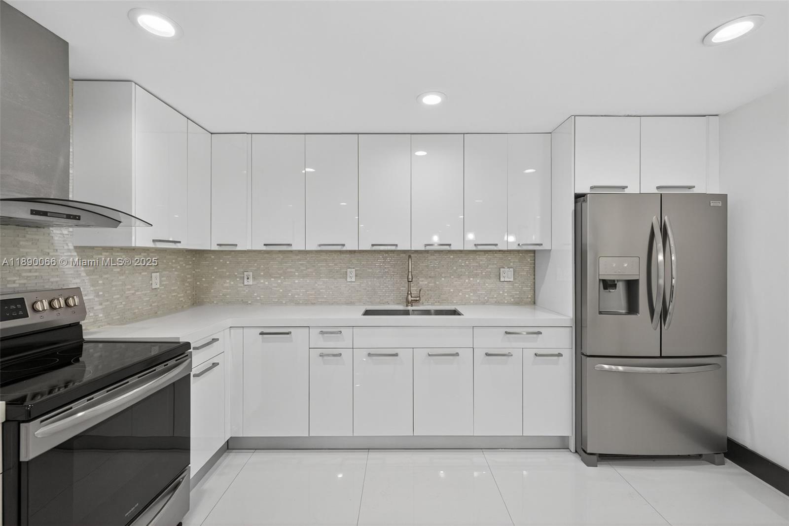 8851 NW 119th St 2207-2