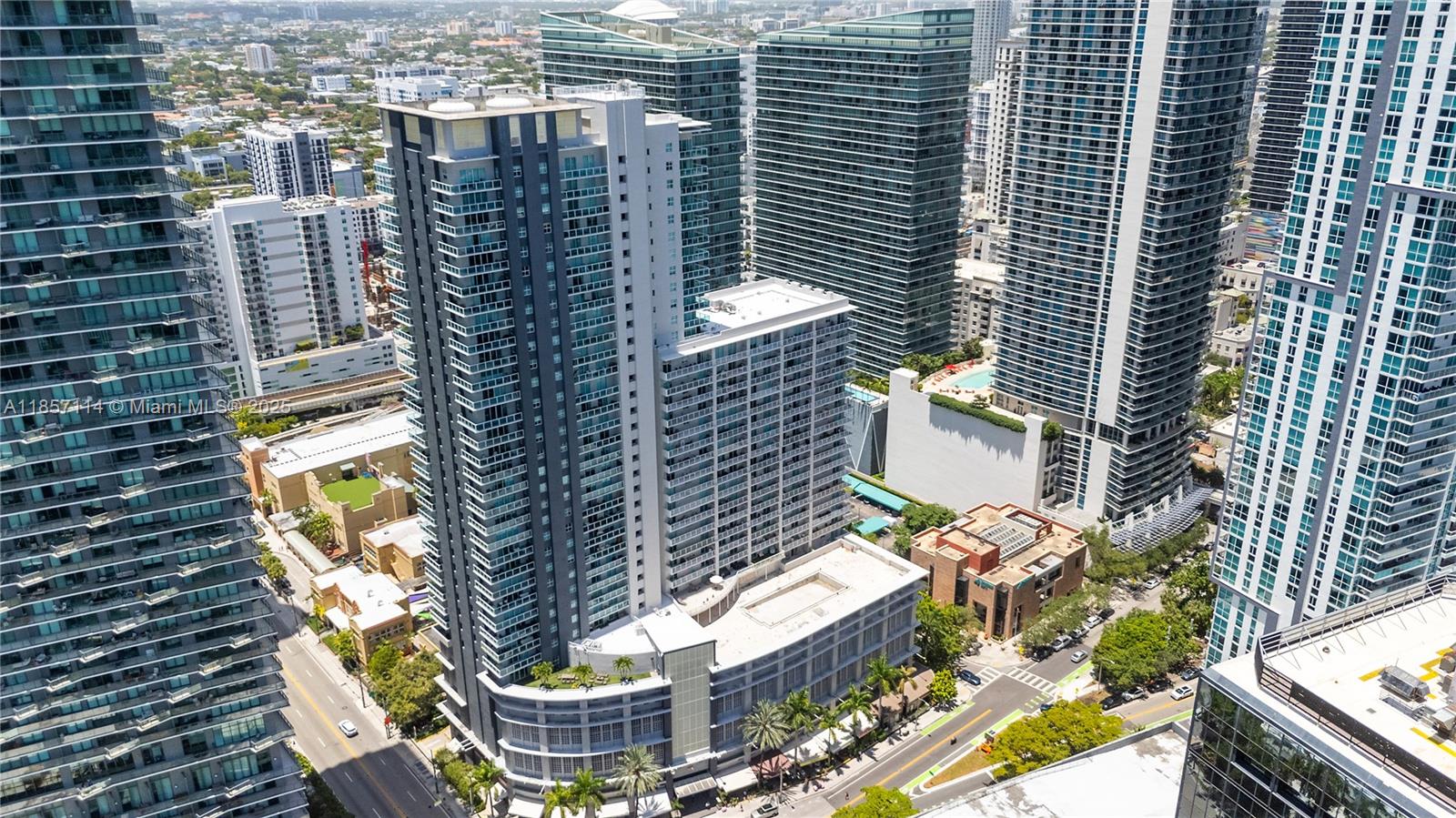 Exceptional Brickell Penthouse with Breathtaking Panoramic Views
A rare 3-bed, 2-bath corner unit, featuring a stunning wraparound balcony with views of the Intracoastal Bay, Miami Skyline, and absolutely no direct neighbors. Enjoy the vibrant lifestyle with Brickell City Center just a short walk away and restaurants located beneath the building.
This luxury residence showcases marble floors and marble bathrooms throughout, with granite countertops, stainless steel appliances, and impact-resistant doors and windows. Full-size washer/dryer and a range with built-in air fryer. Two assigned parking spaces, and utilities like Internet, cable and water are include.
Enjoy fitness center, Pool, Business Center, Club Room, and 24-hour valet/concierge services—all in the heart of Brickell.