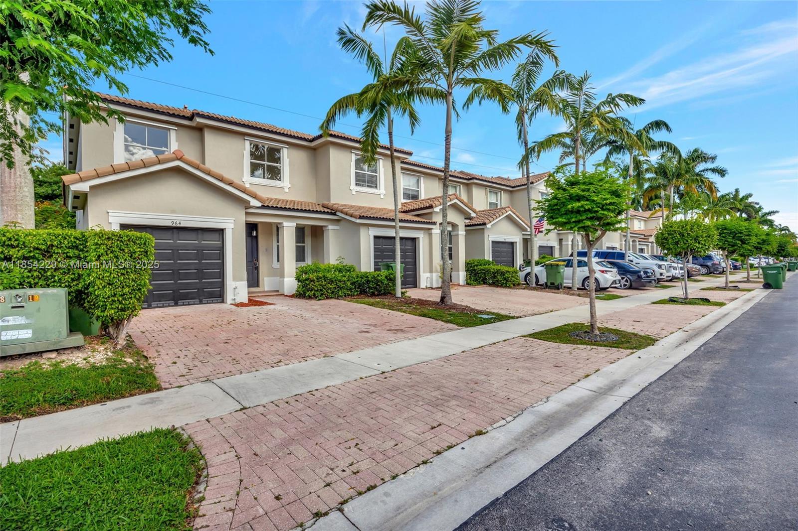 964 NE 41st Pl