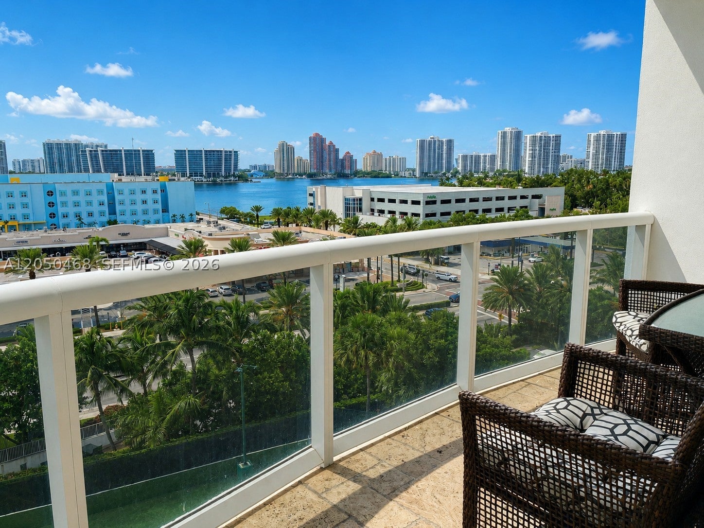 18201 Collins Ave 901A