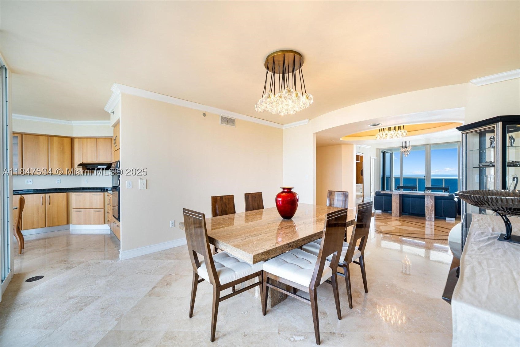 19111 Collins Ave 704