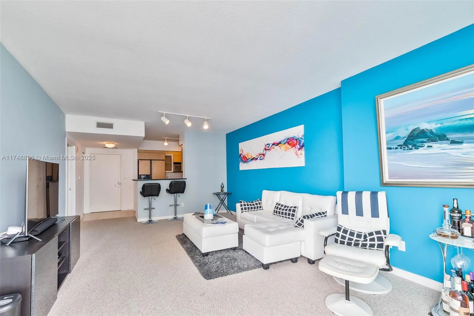 Miami, Florida 33131, United States, 1 Bedroom Bedrooms, ,1 BathroomBathrooms,Residential,Active,1414