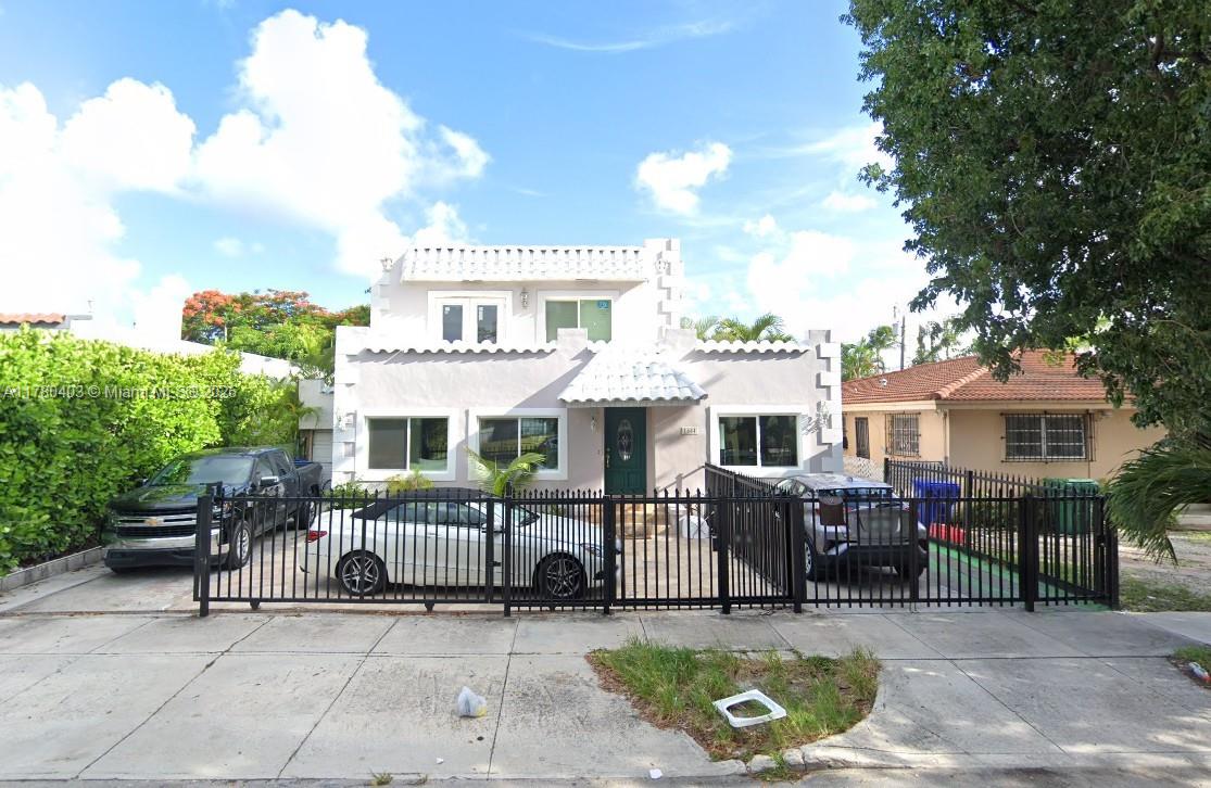 1664 Sw 9th St All, Miami, Broward County, Florida - 6 Bedrooms  
4 Bathrooms - 