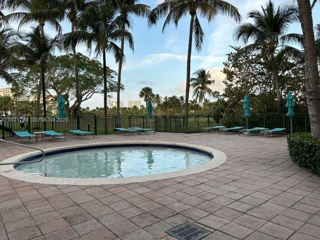 TURNBERRY ON THE GREEN CO - Residential Lease