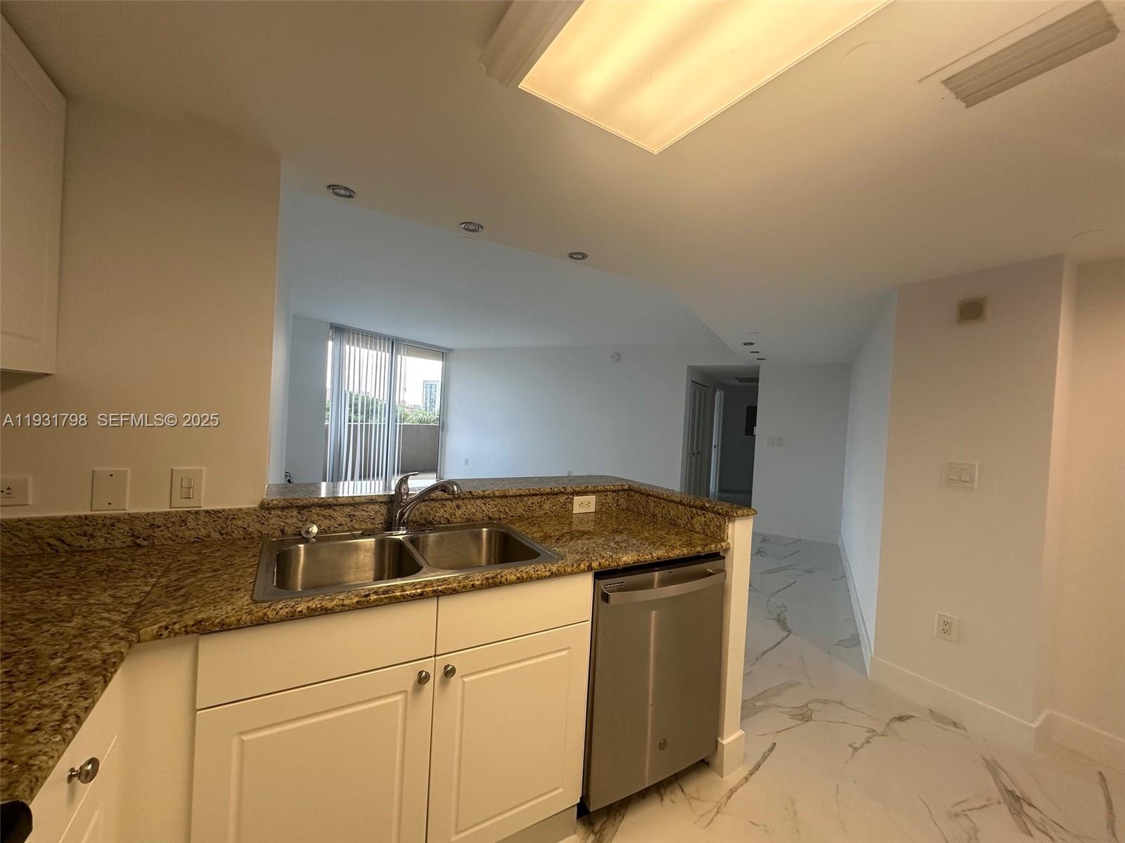 TURNBERRY ON THE GREEN CO - Residential Lease