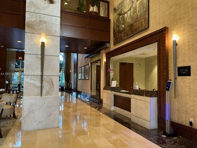 TURNBERRY ON THE GREEN CO - Residential Lease