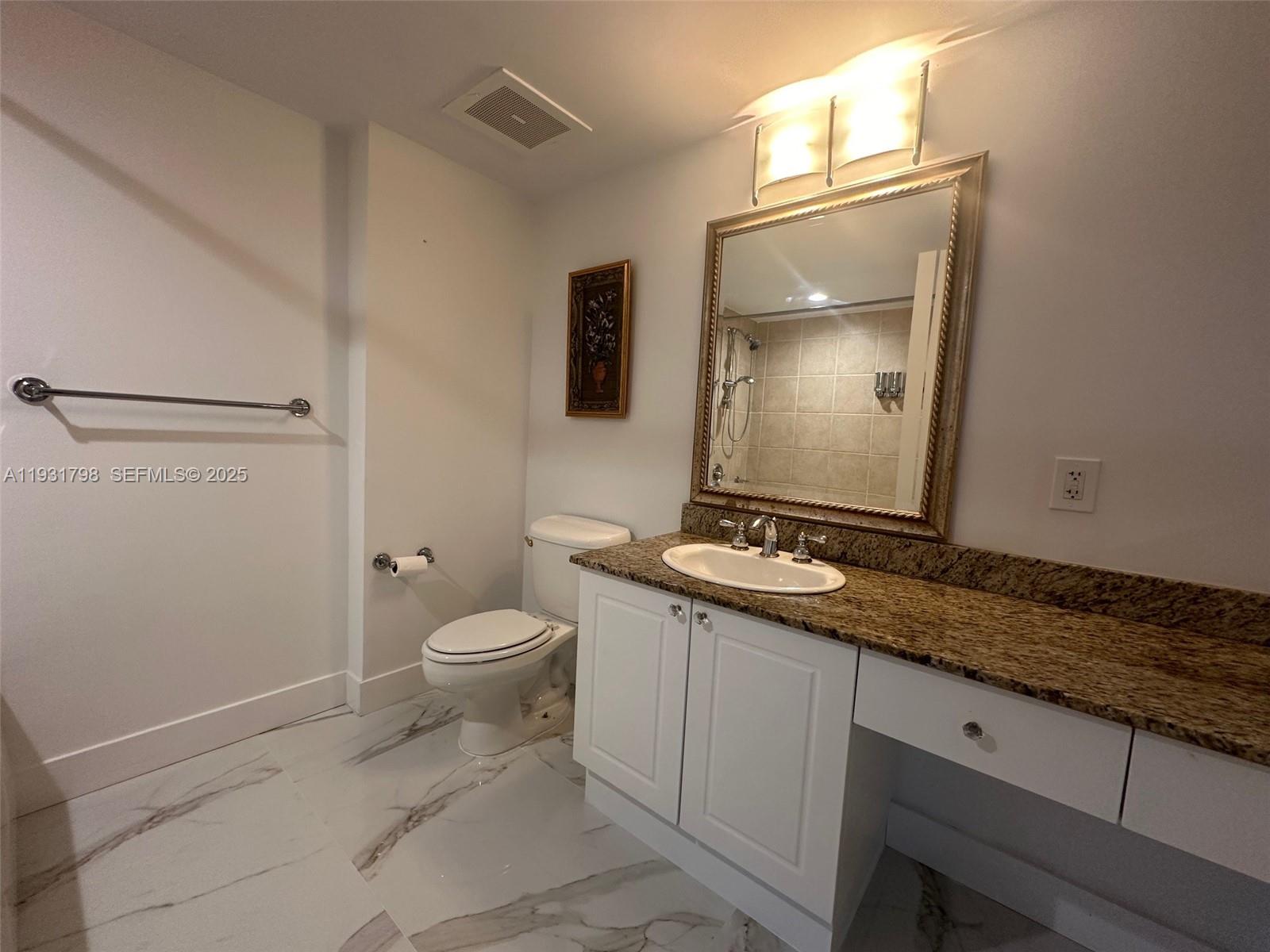 TURNBERRY ON THE GREEN CO - Residential Lease