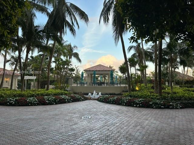 TURNBERRY ON THE GREEN CO - Residential Lease