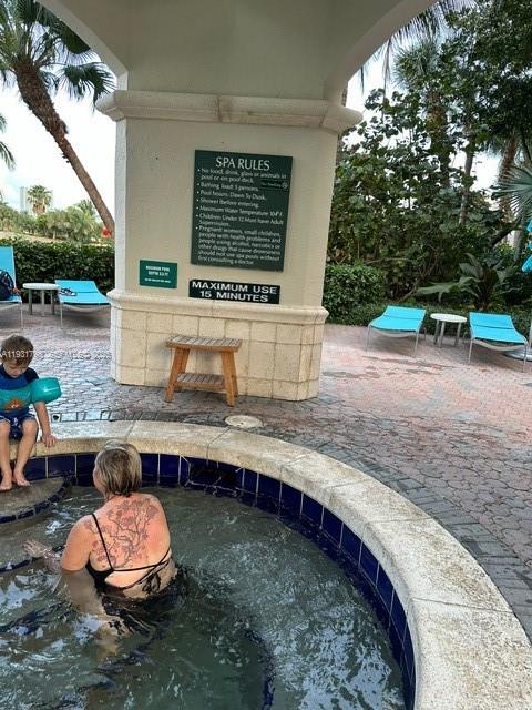 TURNBERRY ON THE GREEN CO - Residential Lease