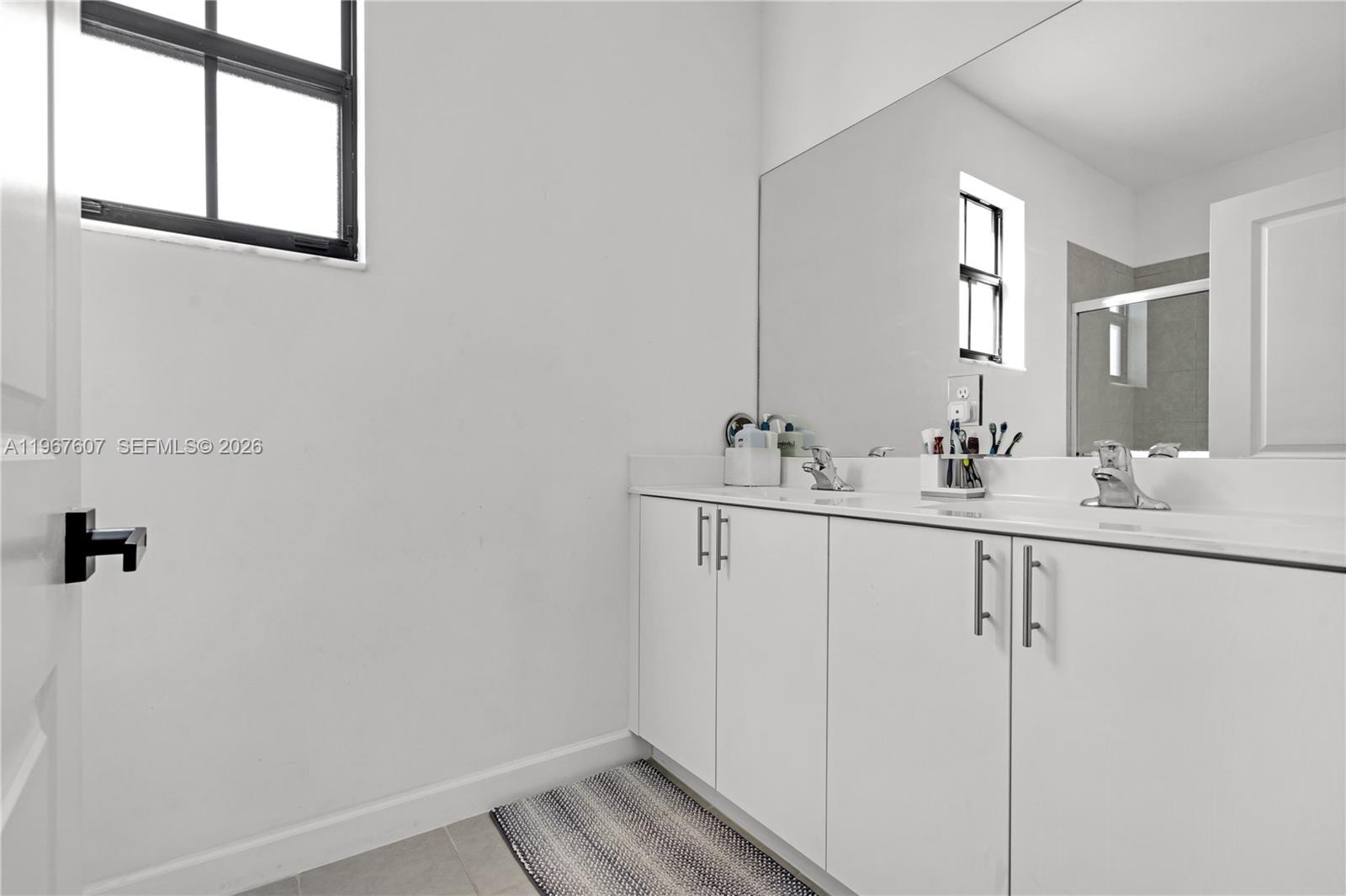 VISTA LAGO - Residential