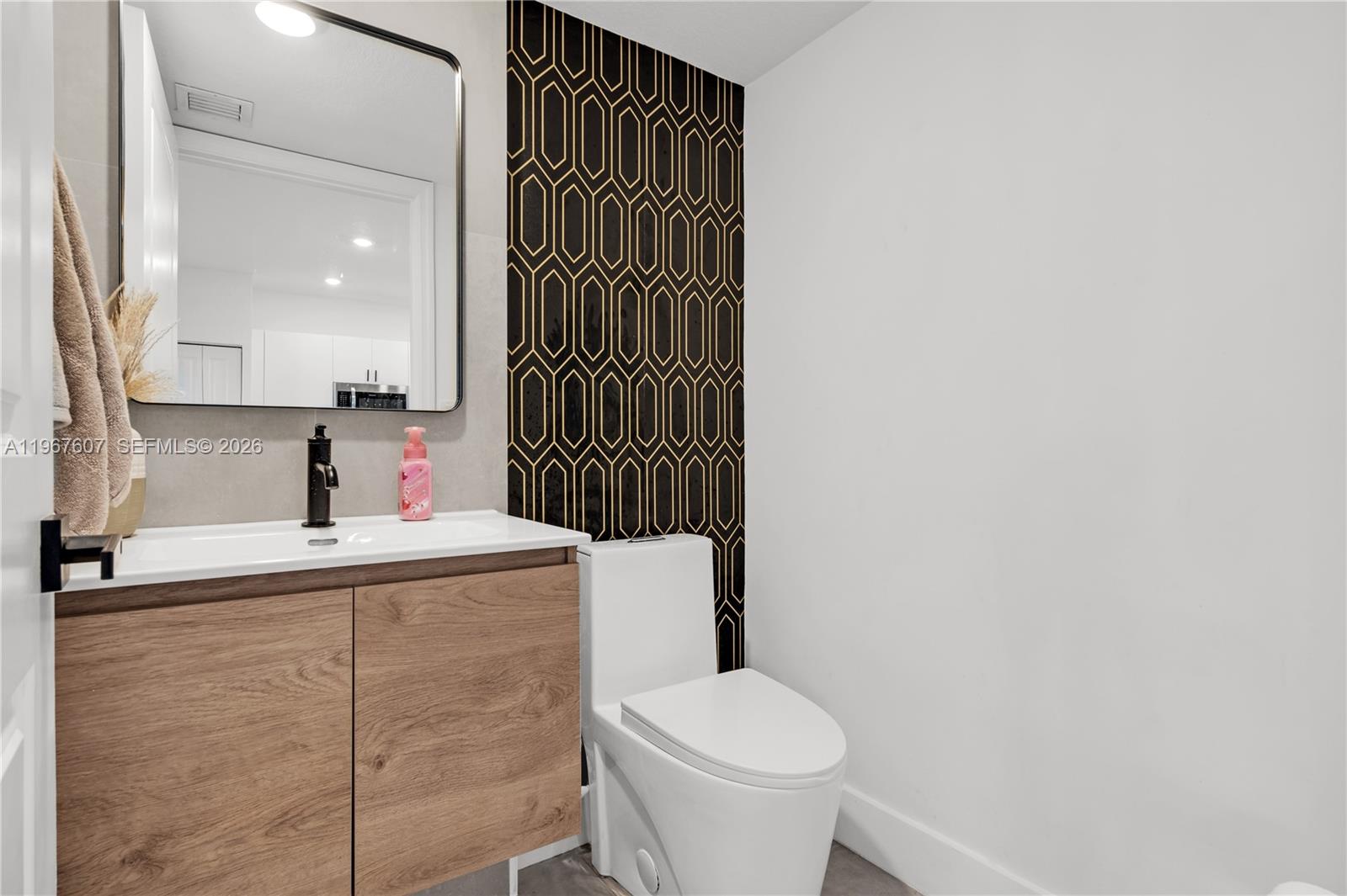 VISTA LAGO - Residential