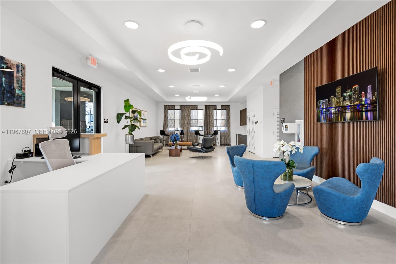 VISTA LAGO - Residential