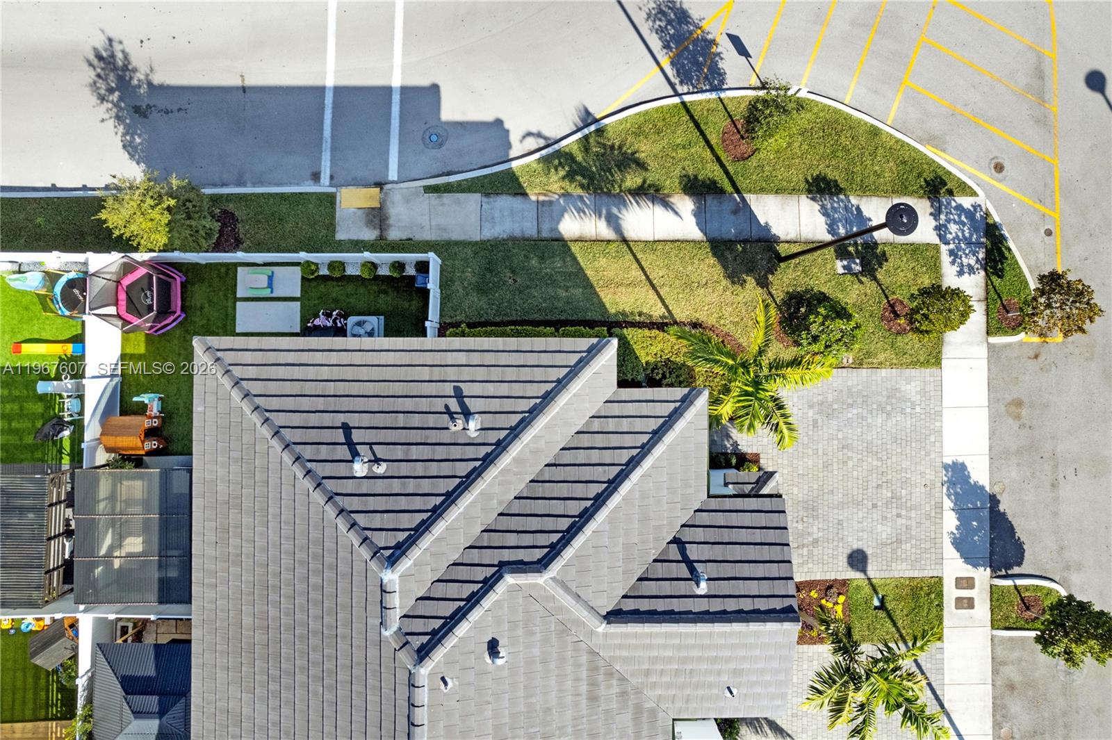 VISTA LAGO - Residential